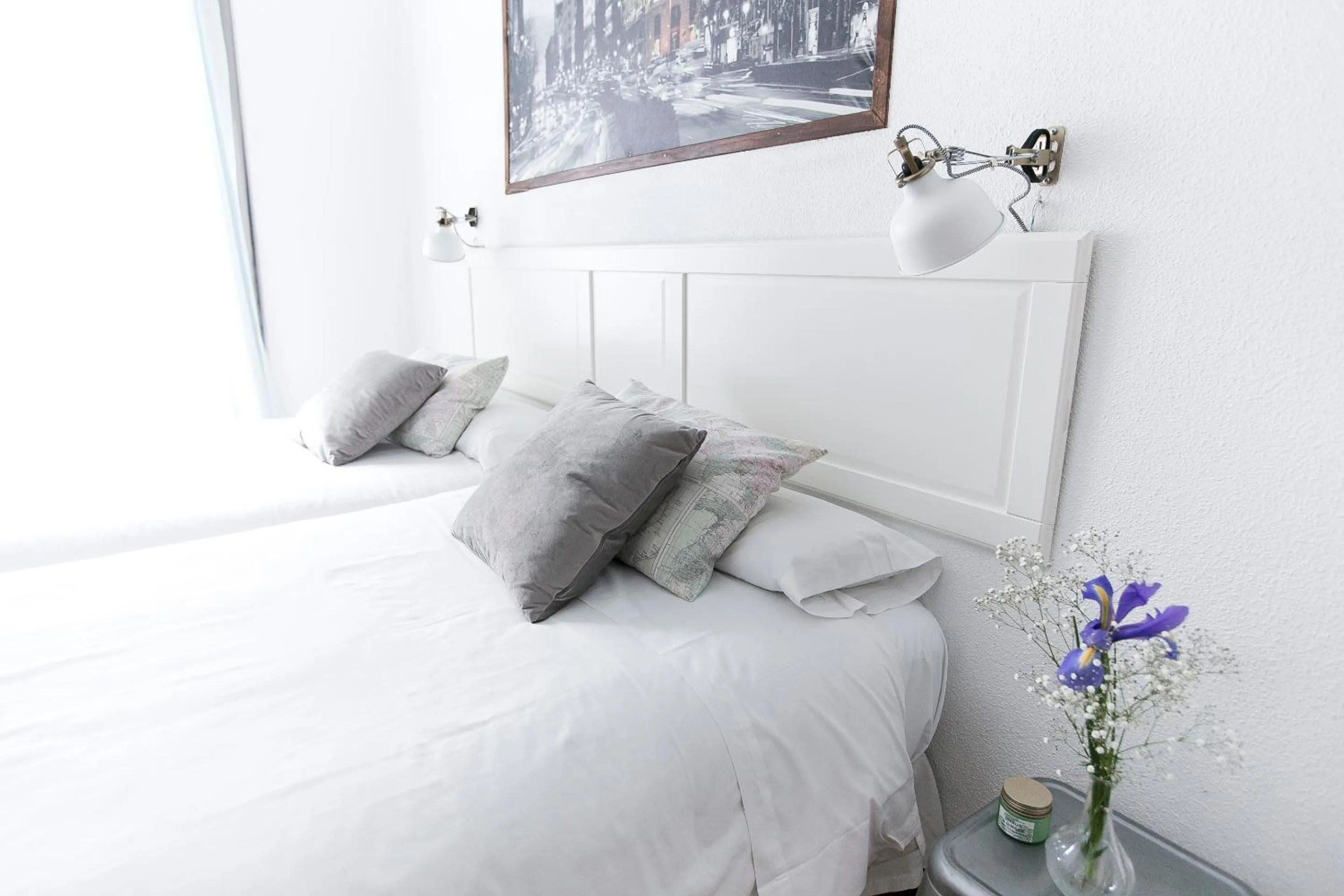 Photo of the whole room, Bed in Vázquez de Mella Gran Vía