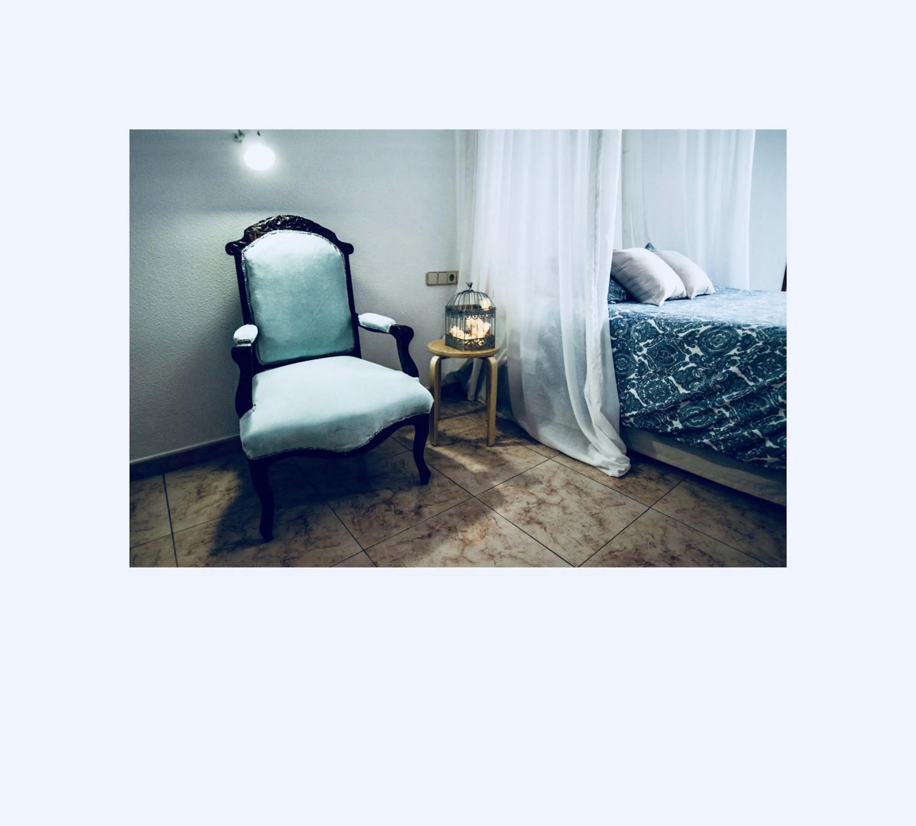 Decorative detail, Bed in Vázquez de Mella Gran Vía