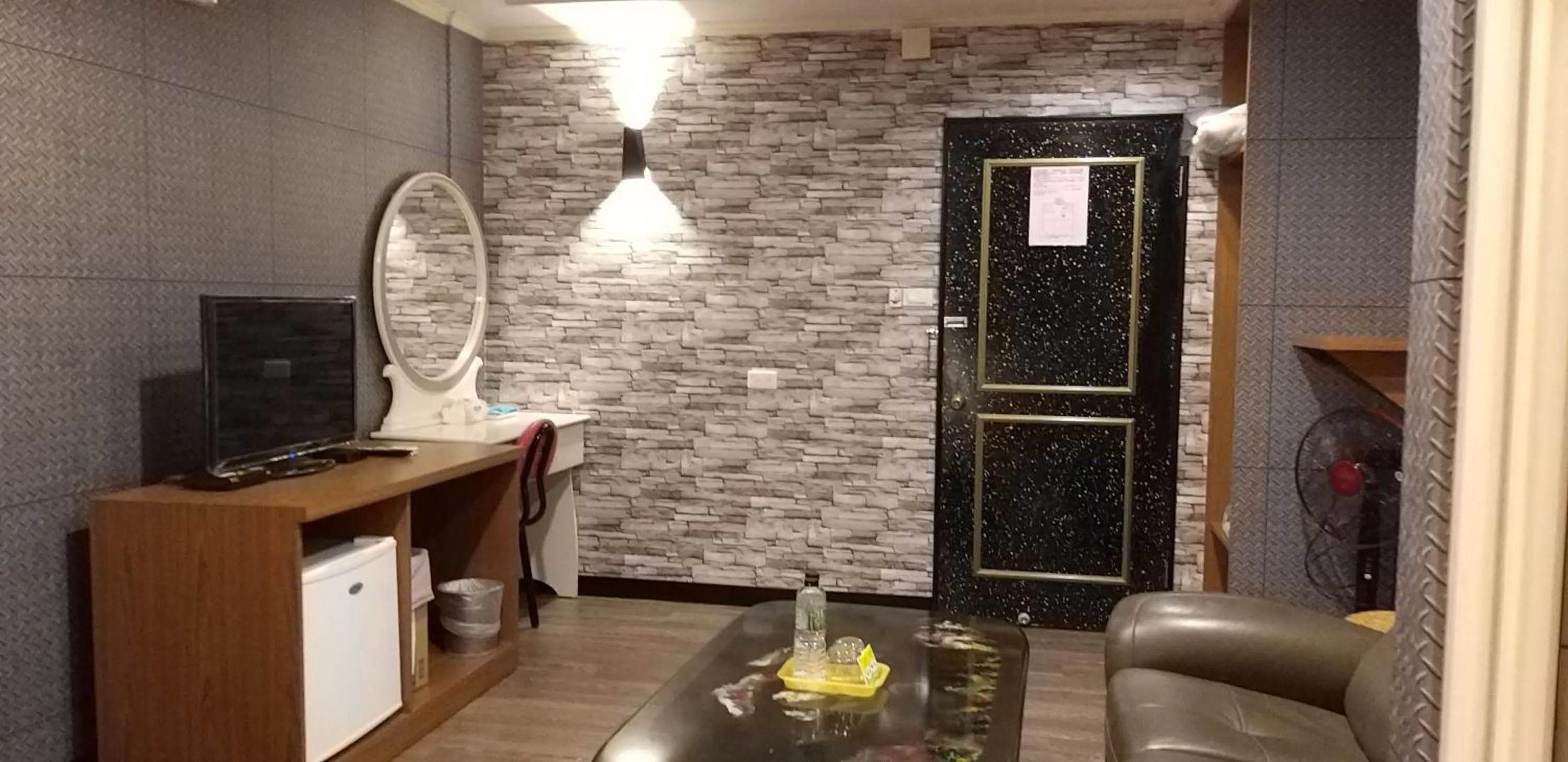 Photo of the whole room in Guan Lun Hotel