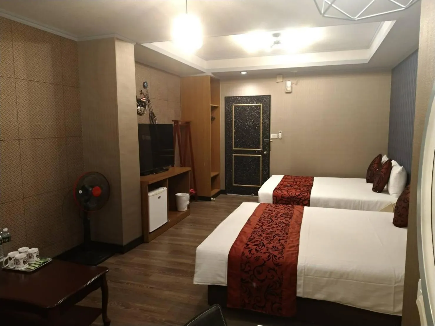 bunk bed, Bed in Guan Lun Hotel