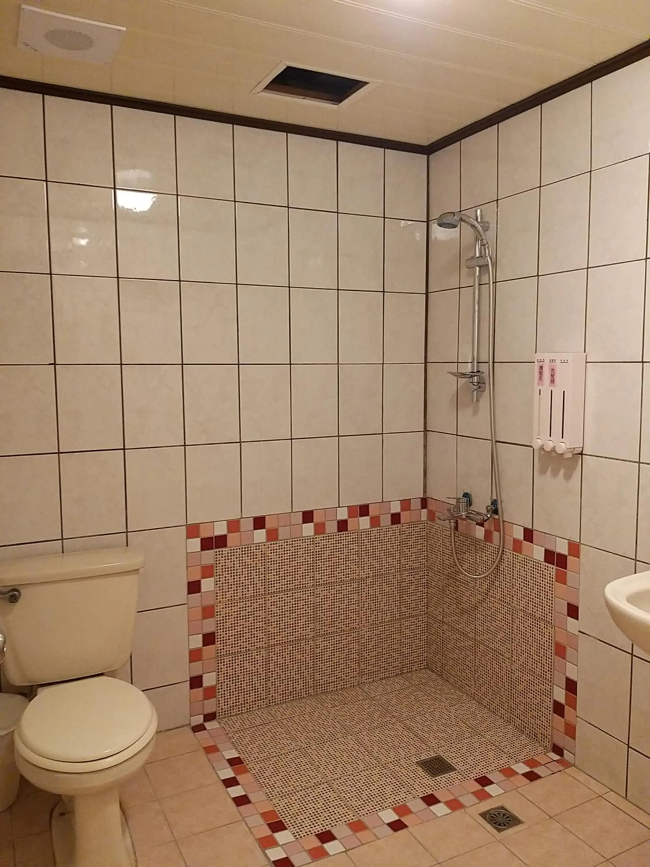 Bathroom in Guan Lun Hotel