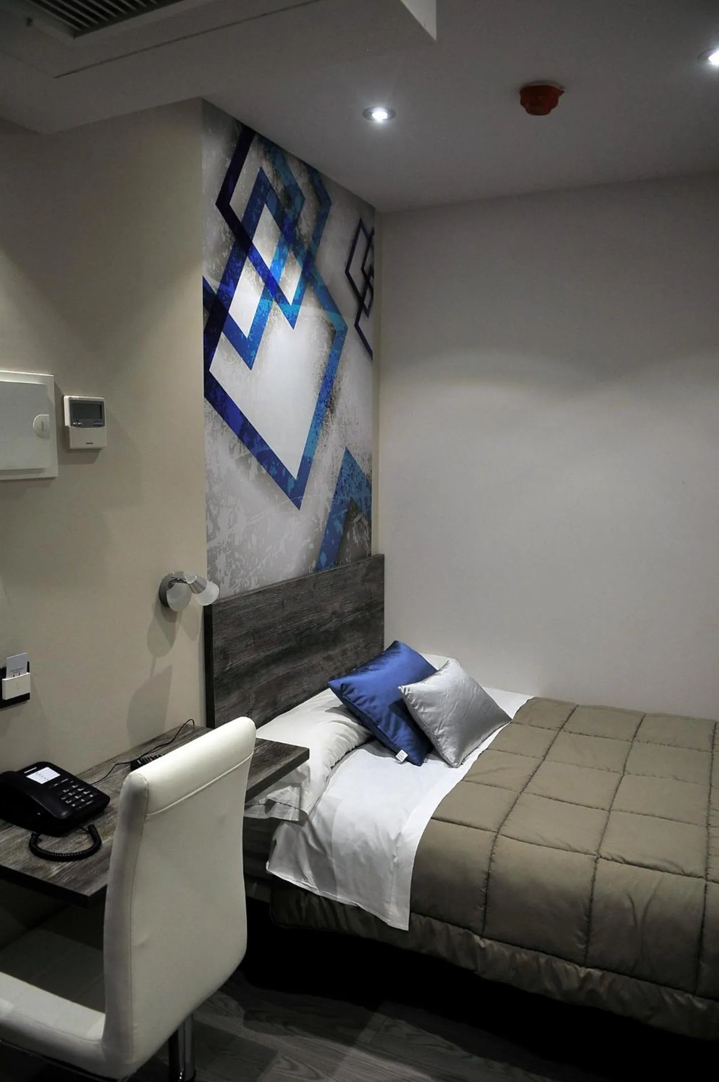 Bed in Hostal Barcelona