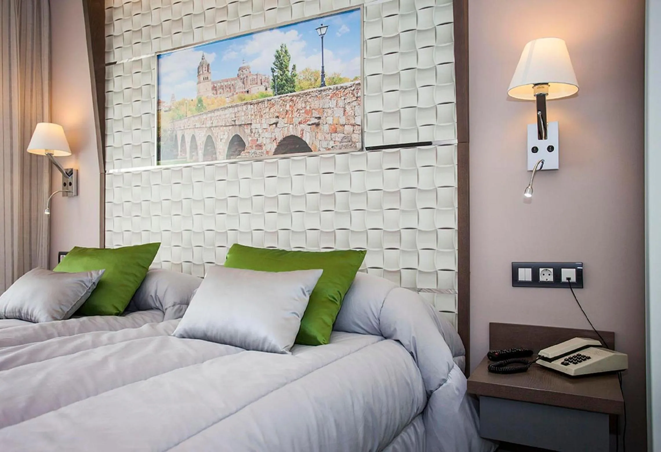 Decorative detail, Bed in Hostal Barcelona