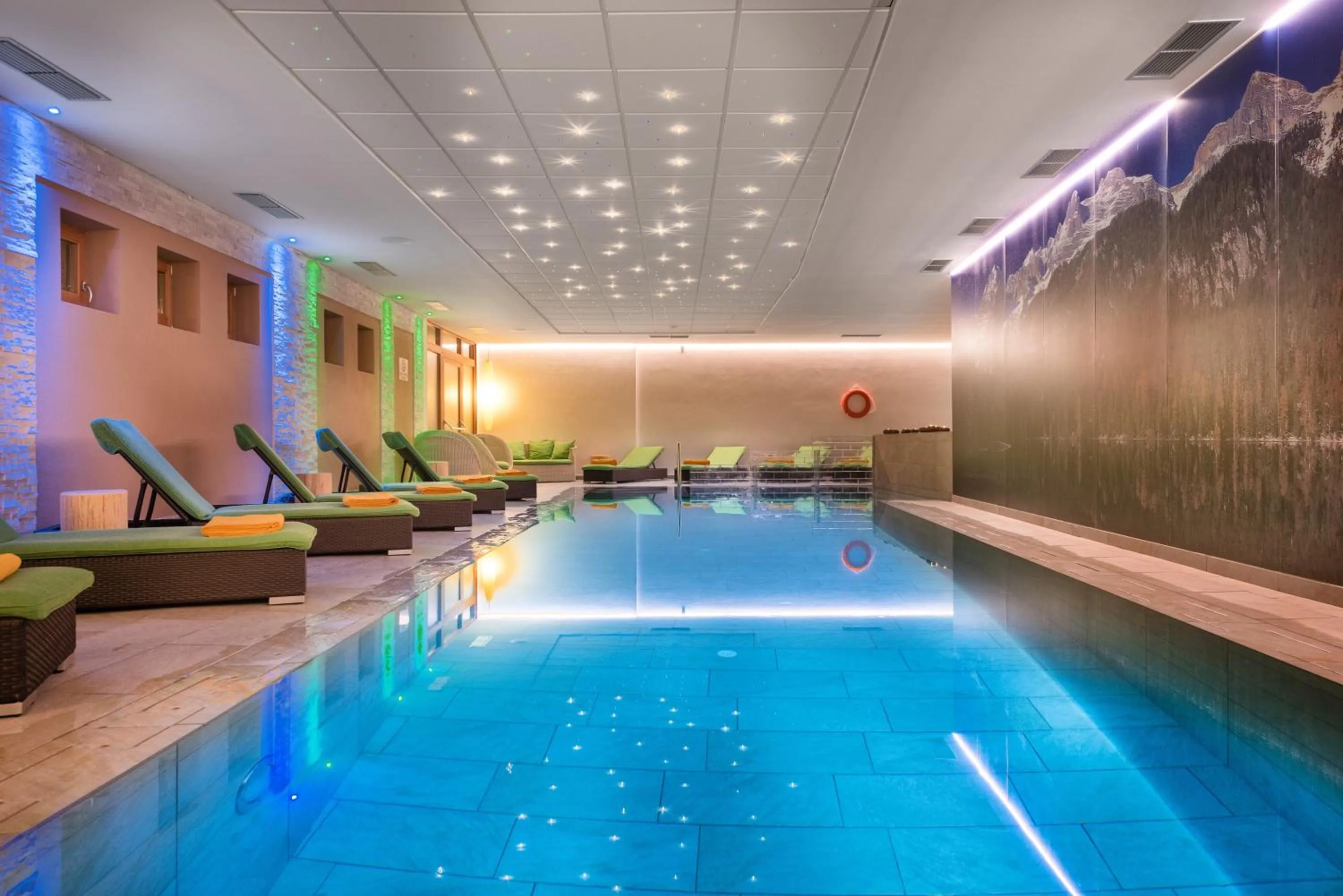 Swimming pool in Family Hotel Serena