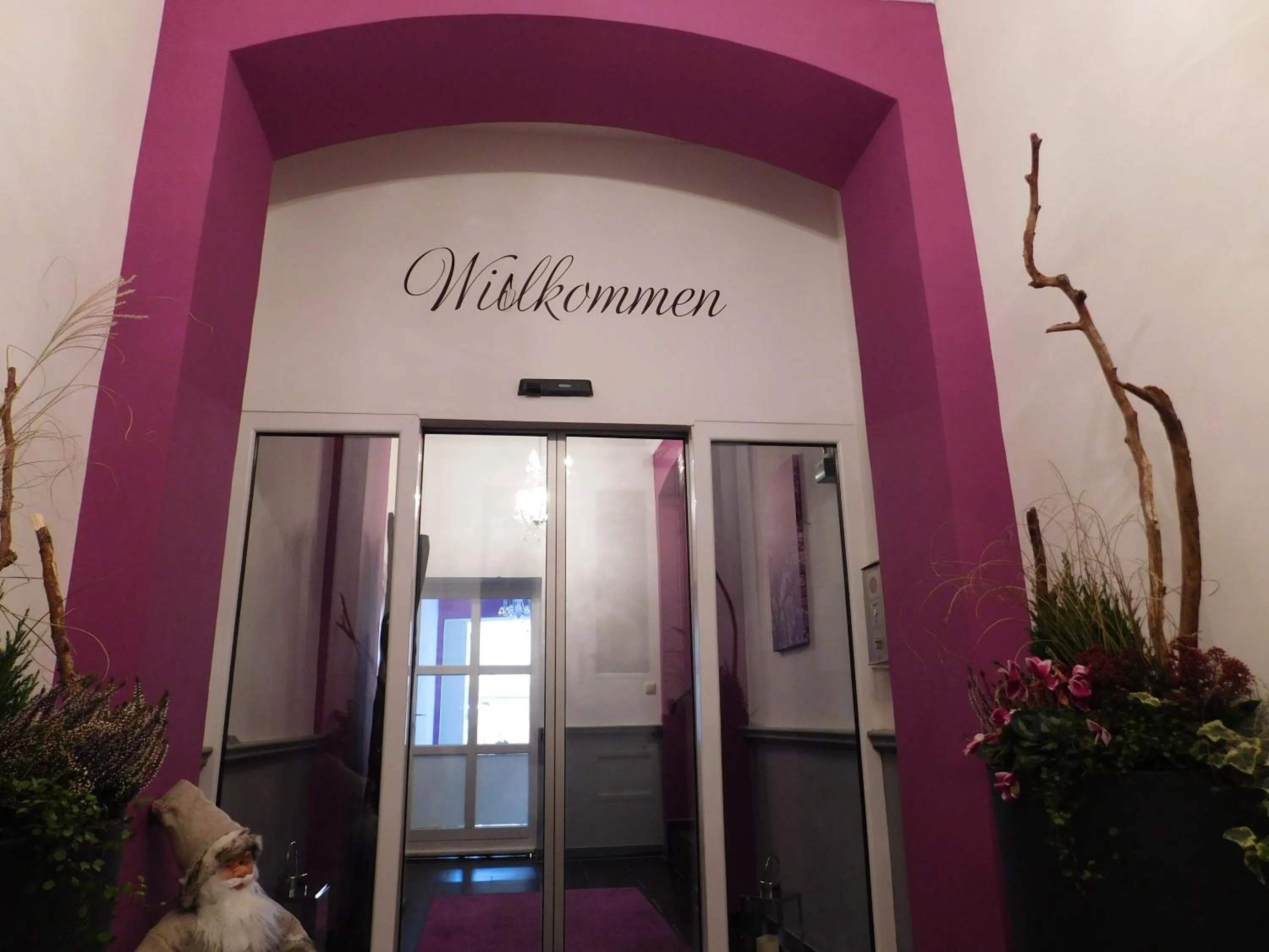 Facade/entrance in Hotel Maison LeMi