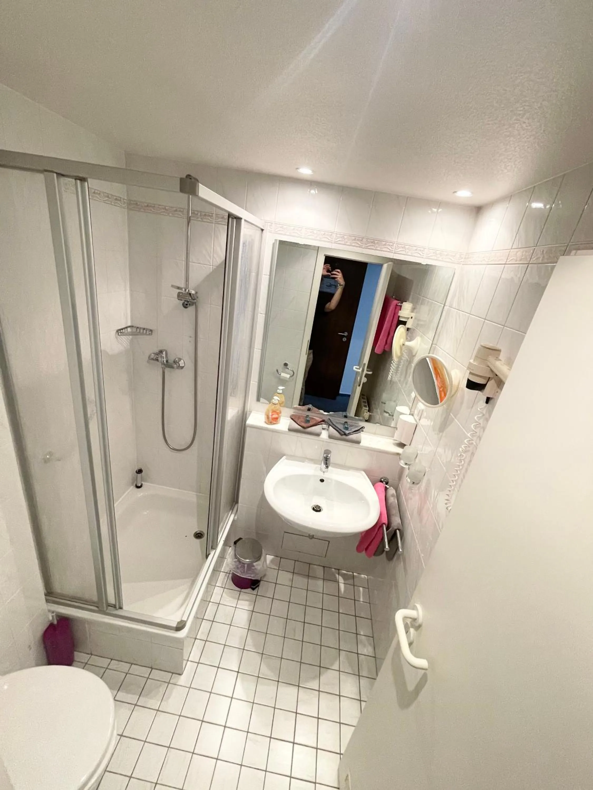 Shower in Hotel Maison LeMi