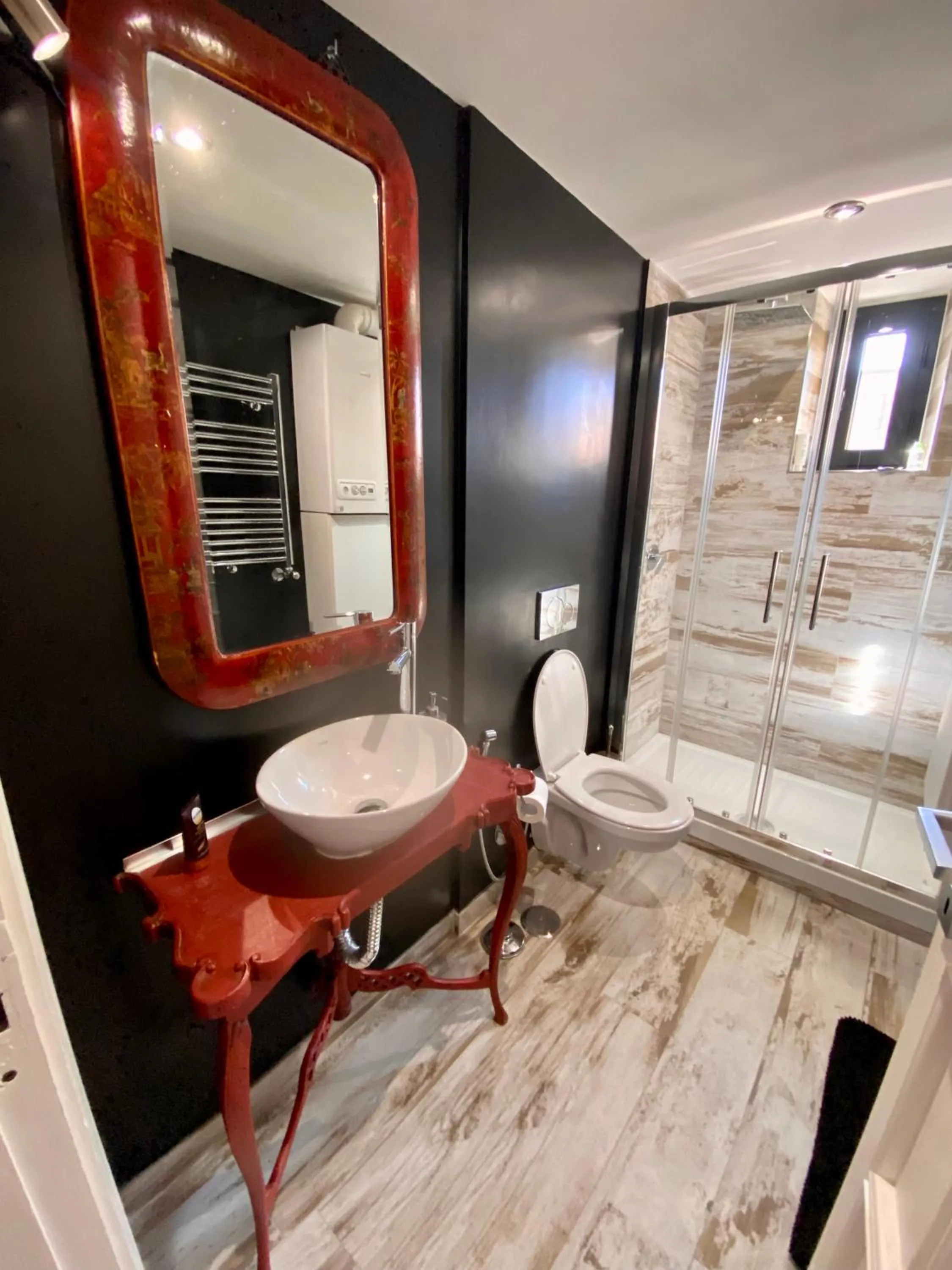 Bathroom in Magic Door Rome