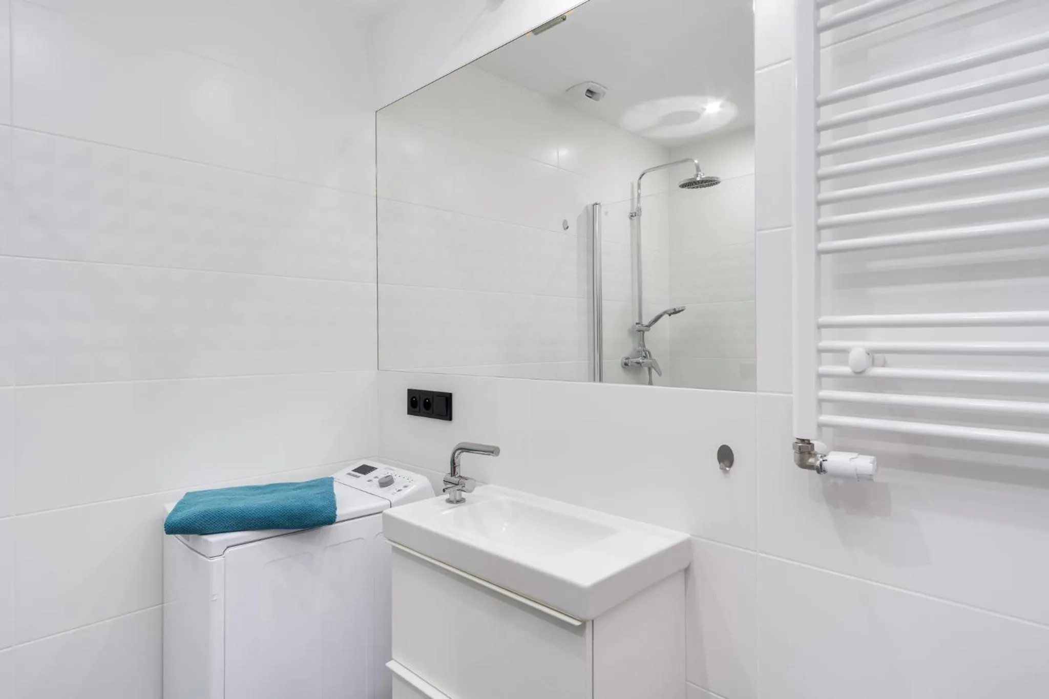 Shower in Elite Apartments SPA Zone