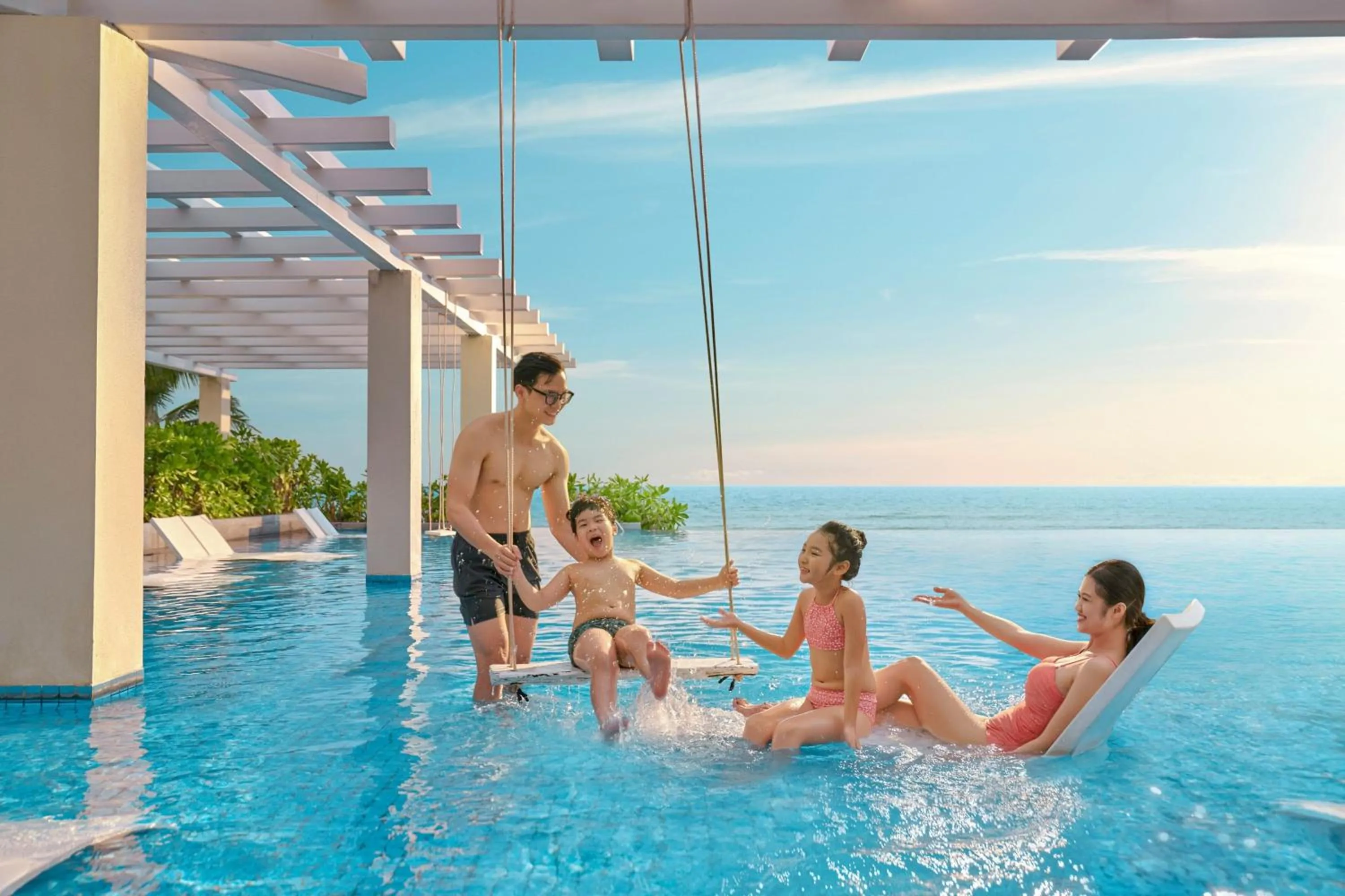 Swimming pool in Sheraton Grand Danang Beach Resort & Spa