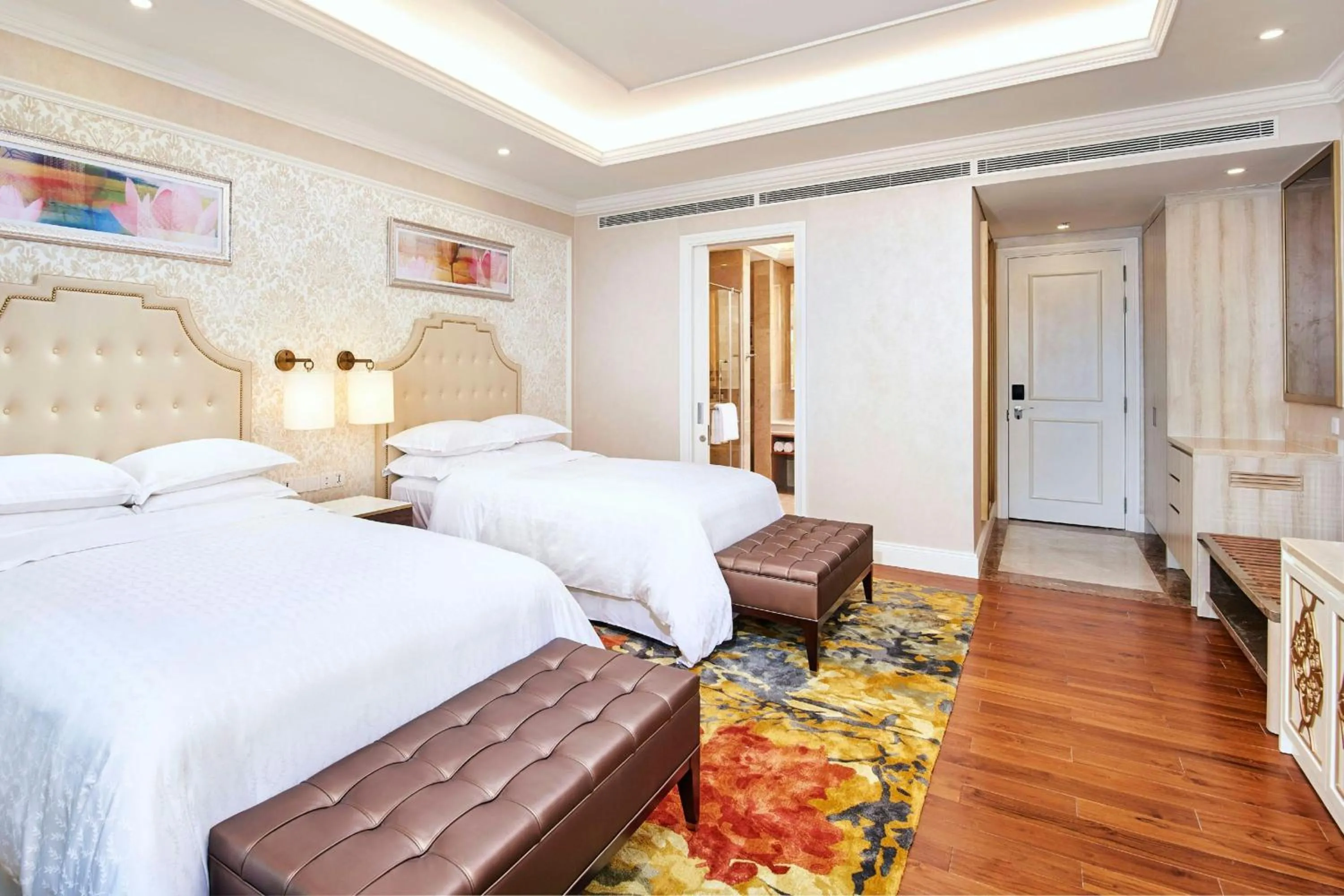 Photo of the whole room, Bed in Sheraton Grand Danang Beach Resort & Spa