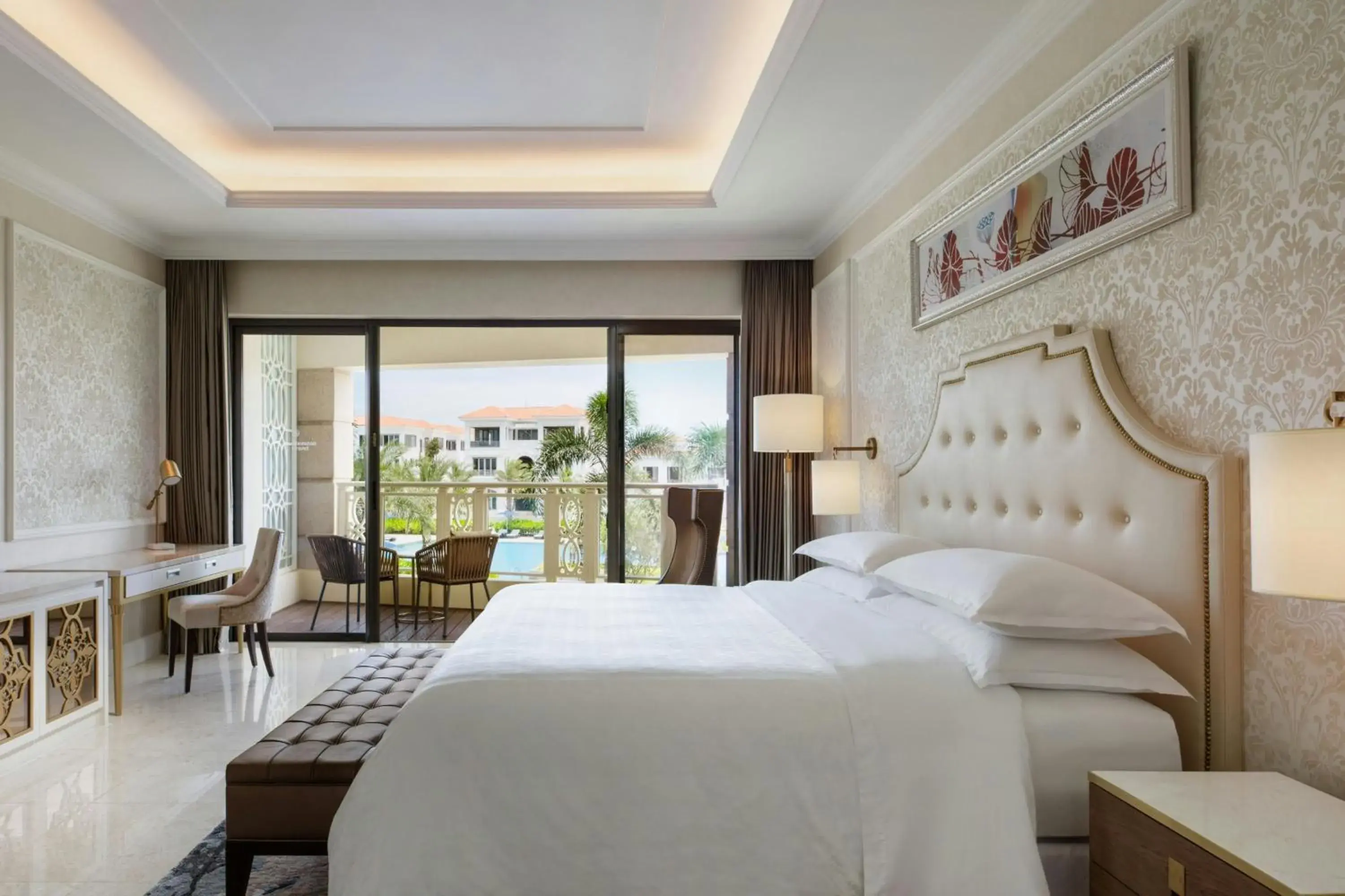 Deluxe, Guest room, 1 King, Pool view in Sheraton Grand Danang Beach Resort & Spa Deluxe, Guest room, 1 King, Pool view in Sheraton Grand Danang Beach Resort & Spa