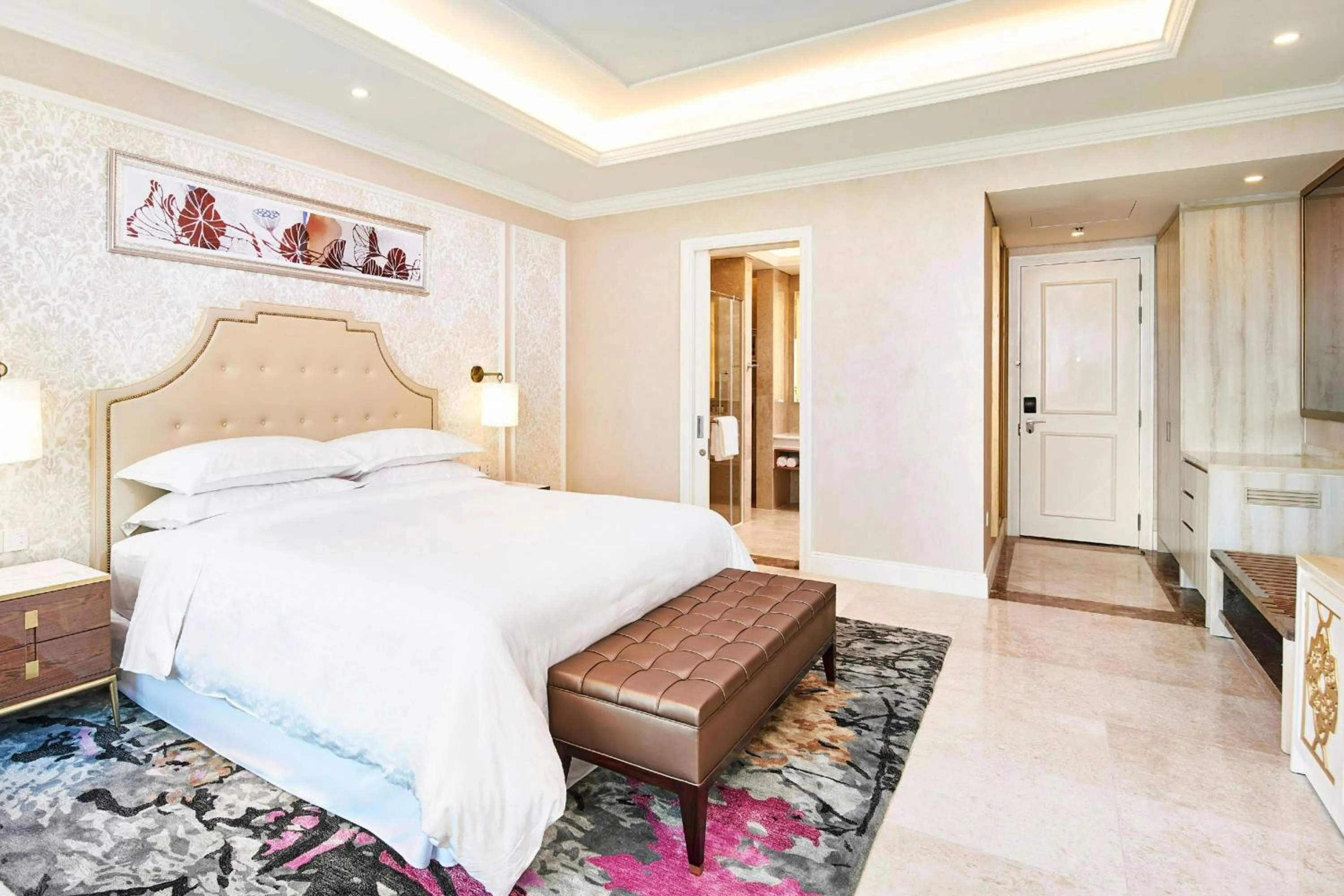 Photo of the whole room, Bed in Sheraton Grand Danang Beach Resort & Spa