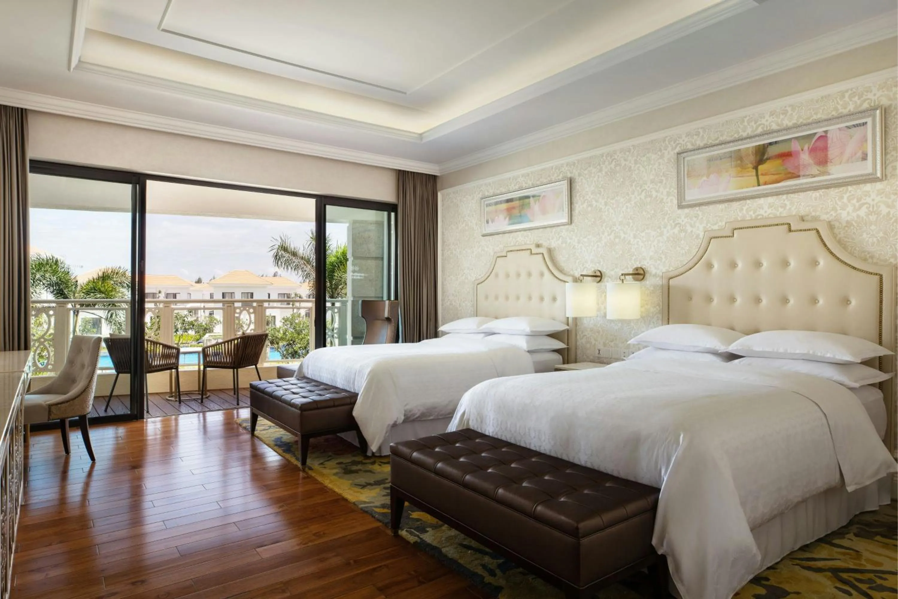 Swimming pool, Bed in Sheraton Grand Danang Beach Resort & Spa