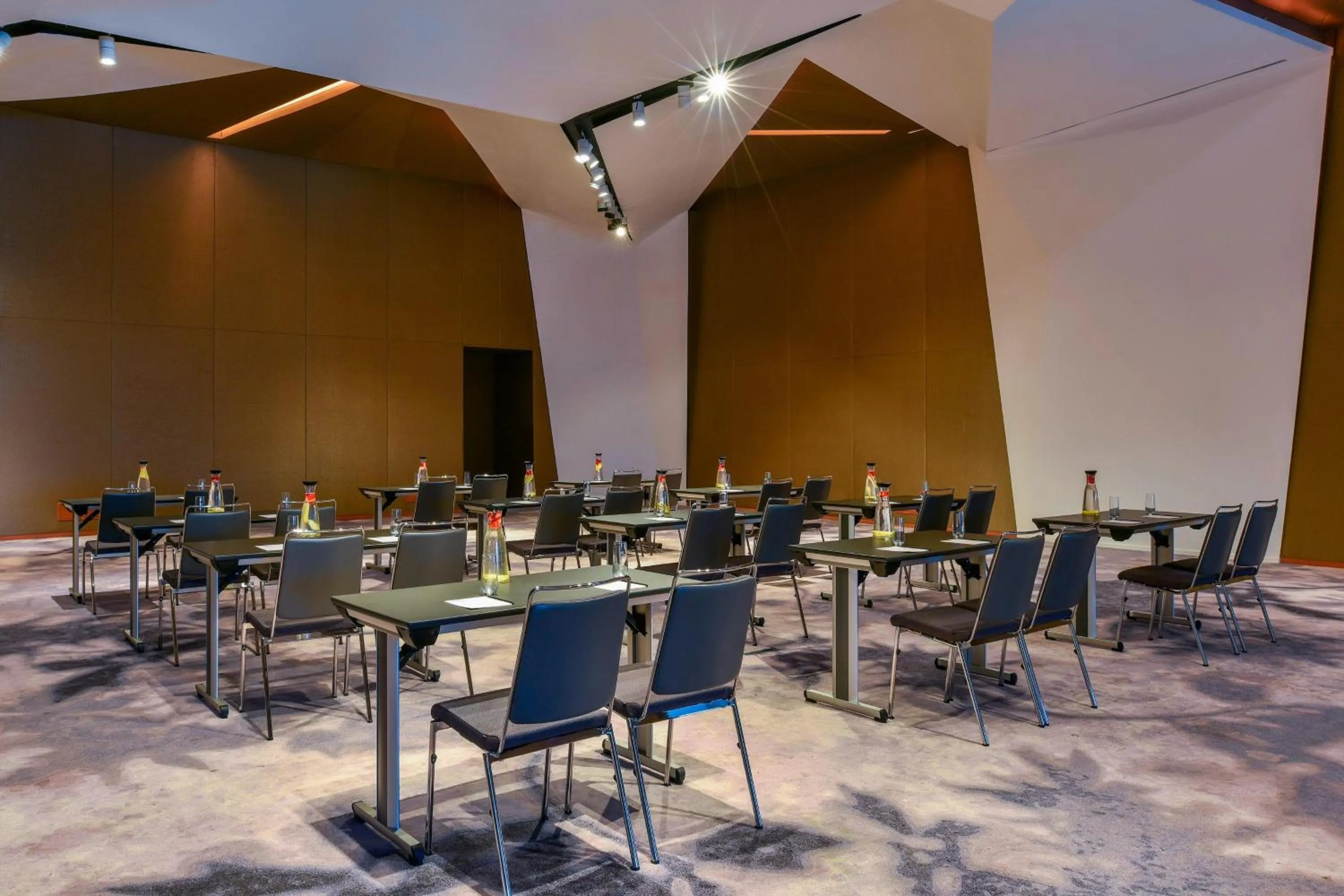 Meeting/conference room in W Amman Hotel