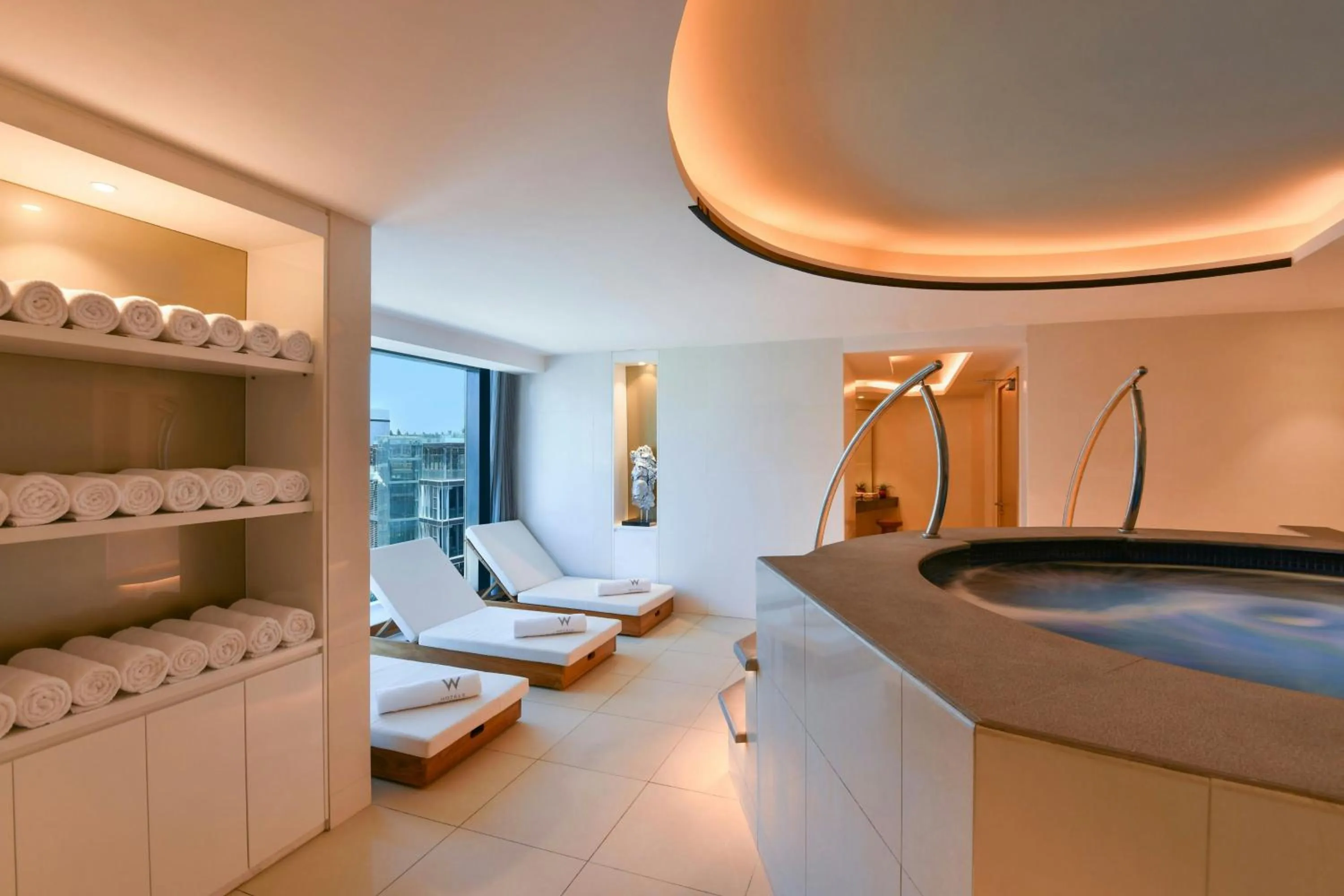 Spa and wellness centre/facilities in W Amman Hotel