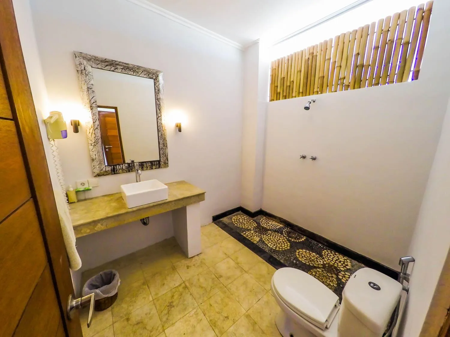 Shower in Ecosfera Hotel & Spa