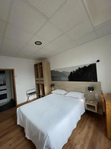 Bed in Hôtel Le National