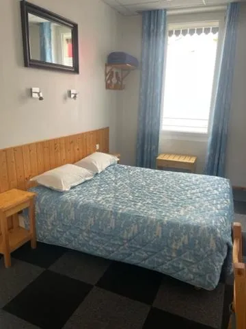 Bed in Hôtel Le National