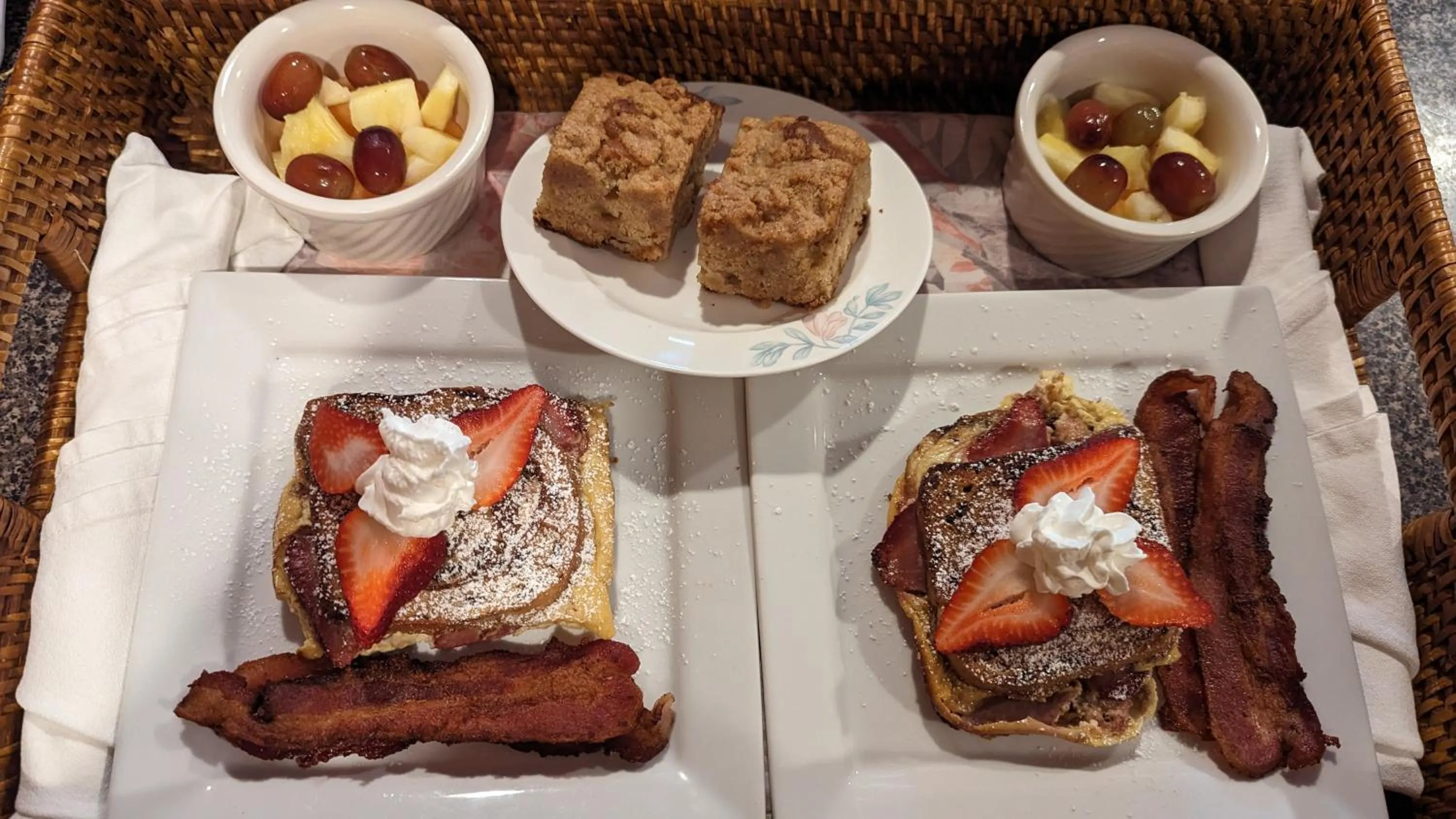 Food and drinks in Garden and Sea Inn