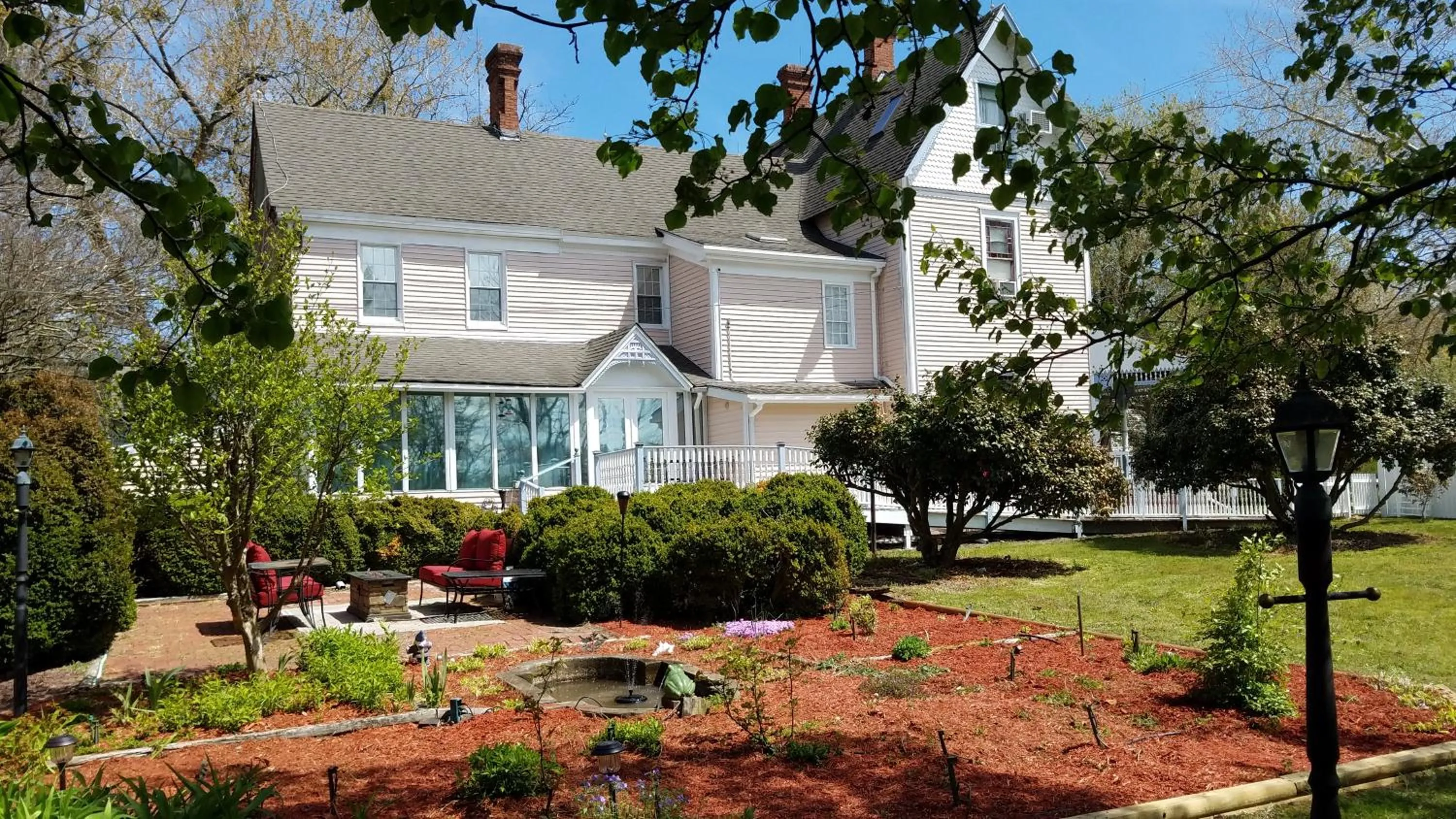 Property building in Garden and Sea Inn