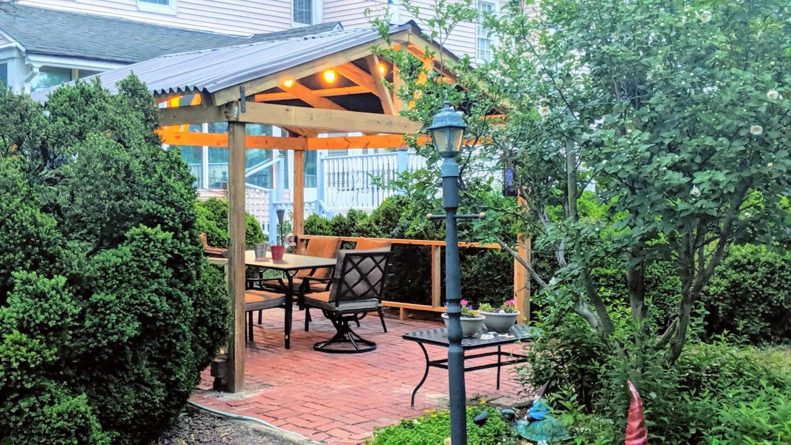 Patio in Garden and Sea Inn