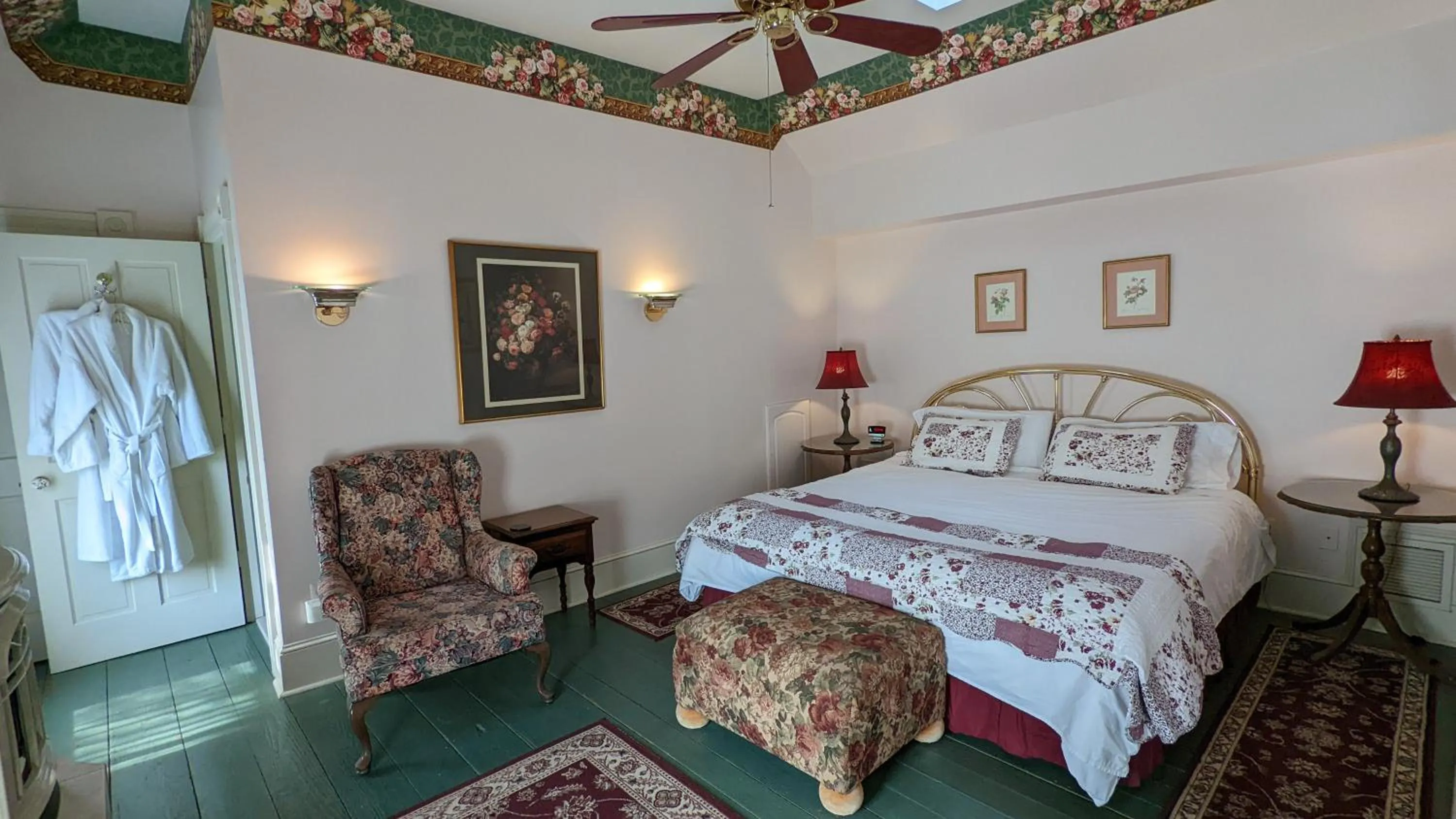 Bed in Garden and Sea Inn