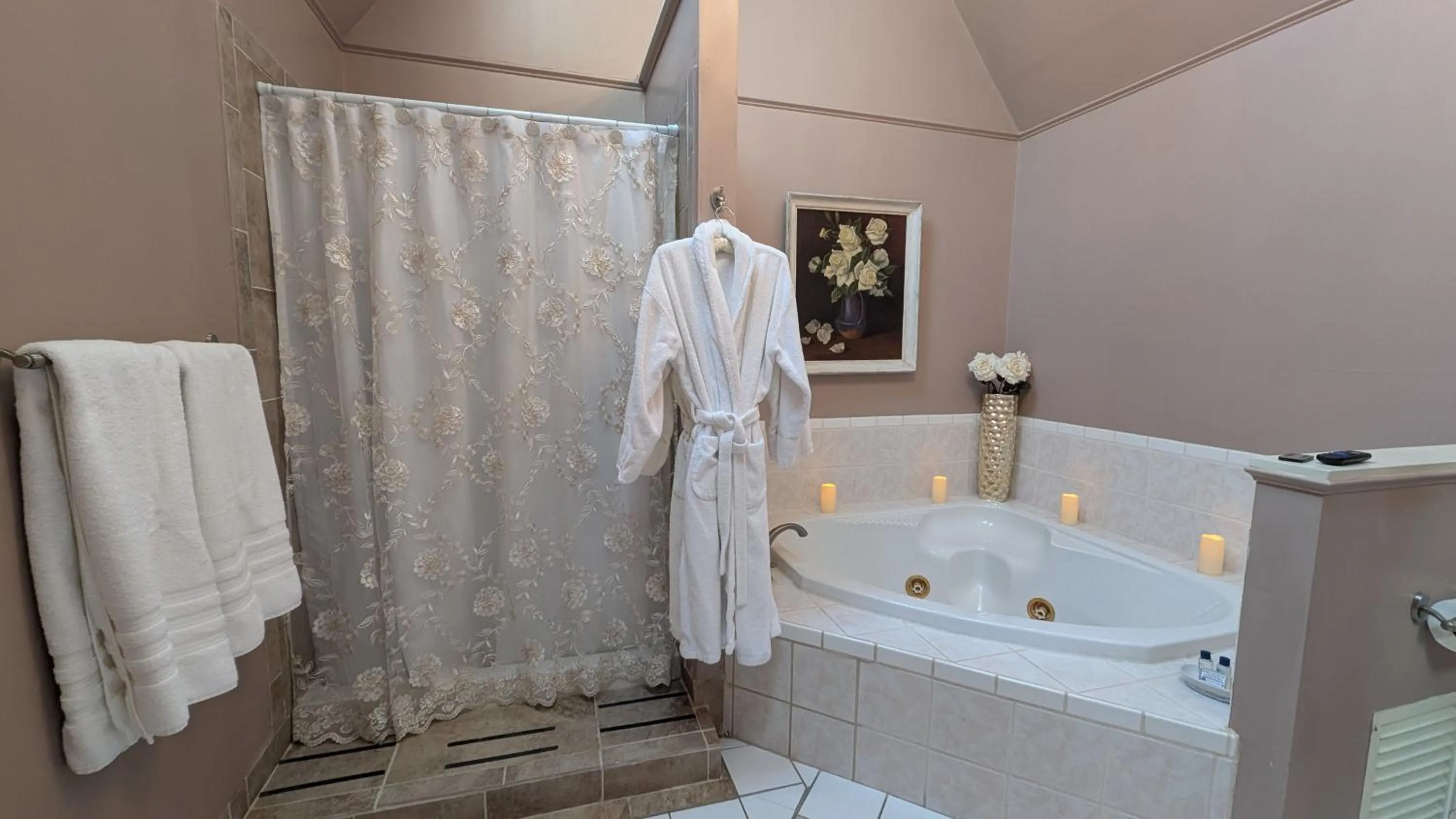 Shower in Garden and Sea Inn