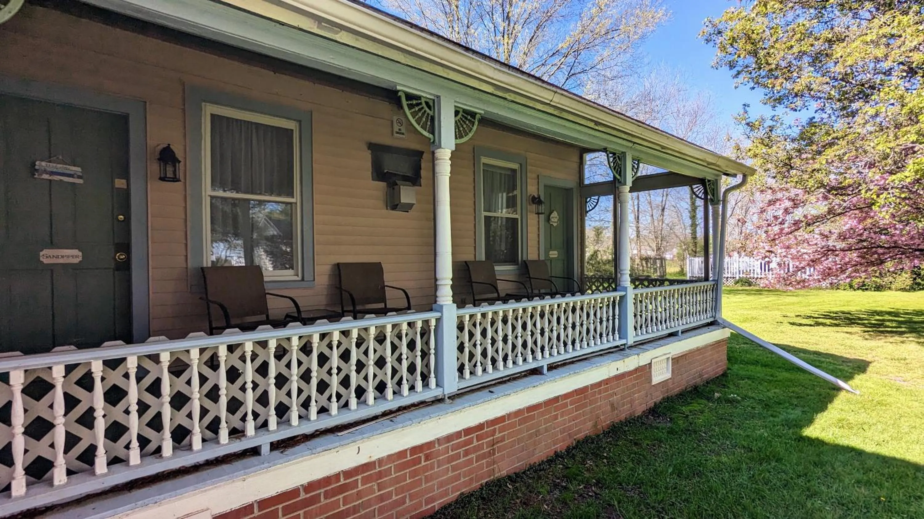 Balcony/Terrace in Garden and Sea Inn