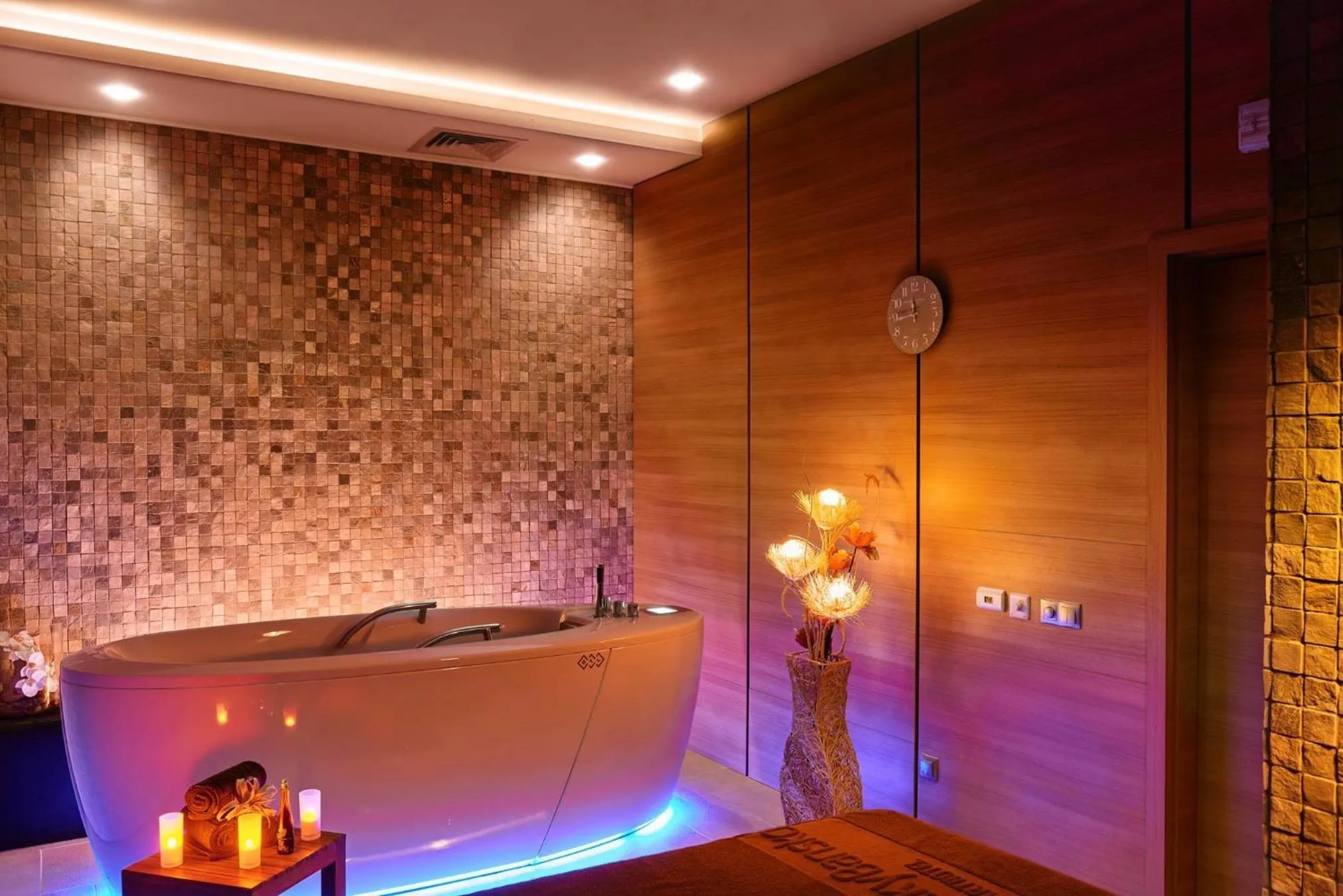 Hot Tub in Lucky Bansko Aparthotel SPA & Relax