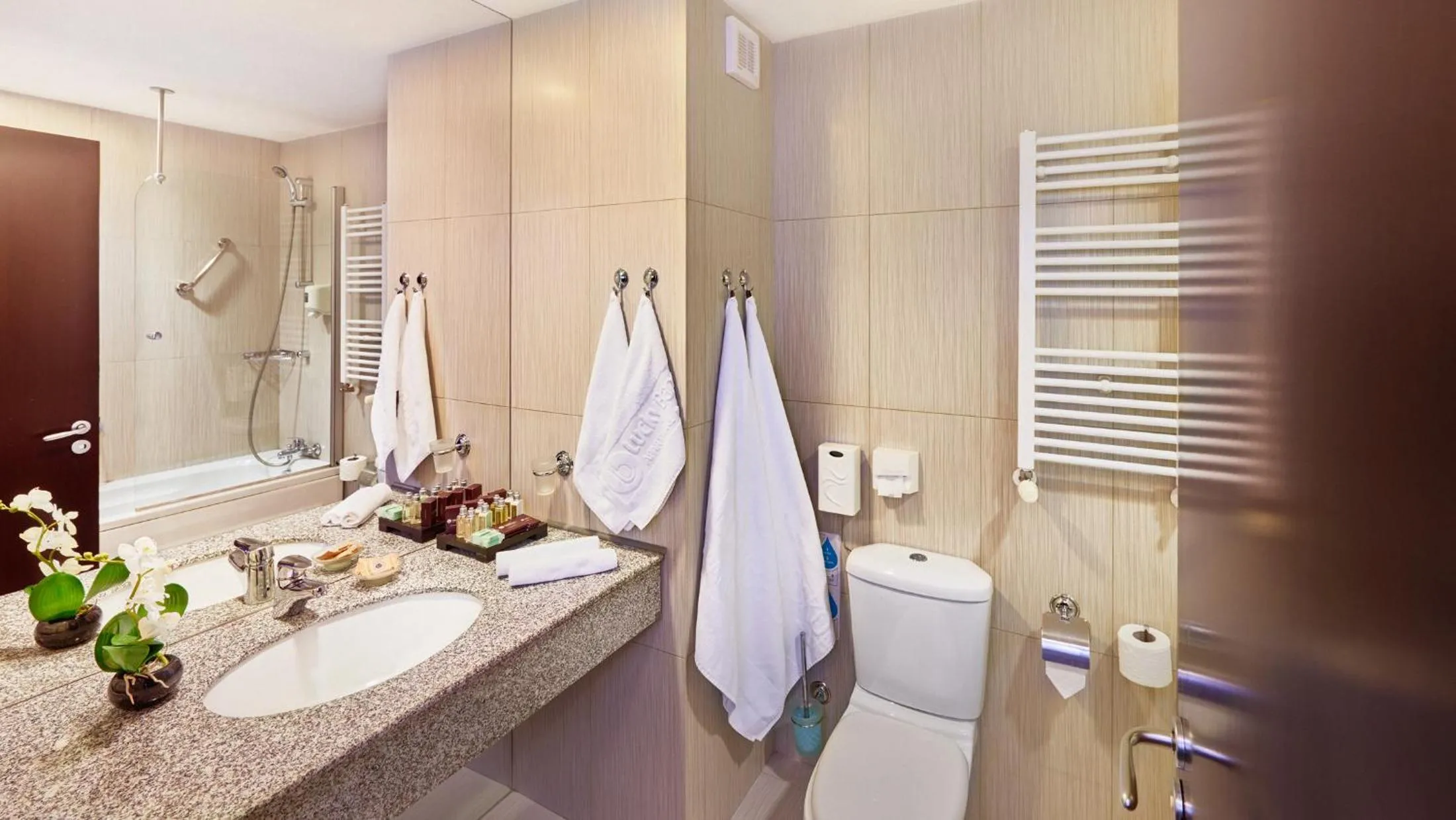 Shower in Lucky Bansko Aparthotel SPA & Relax