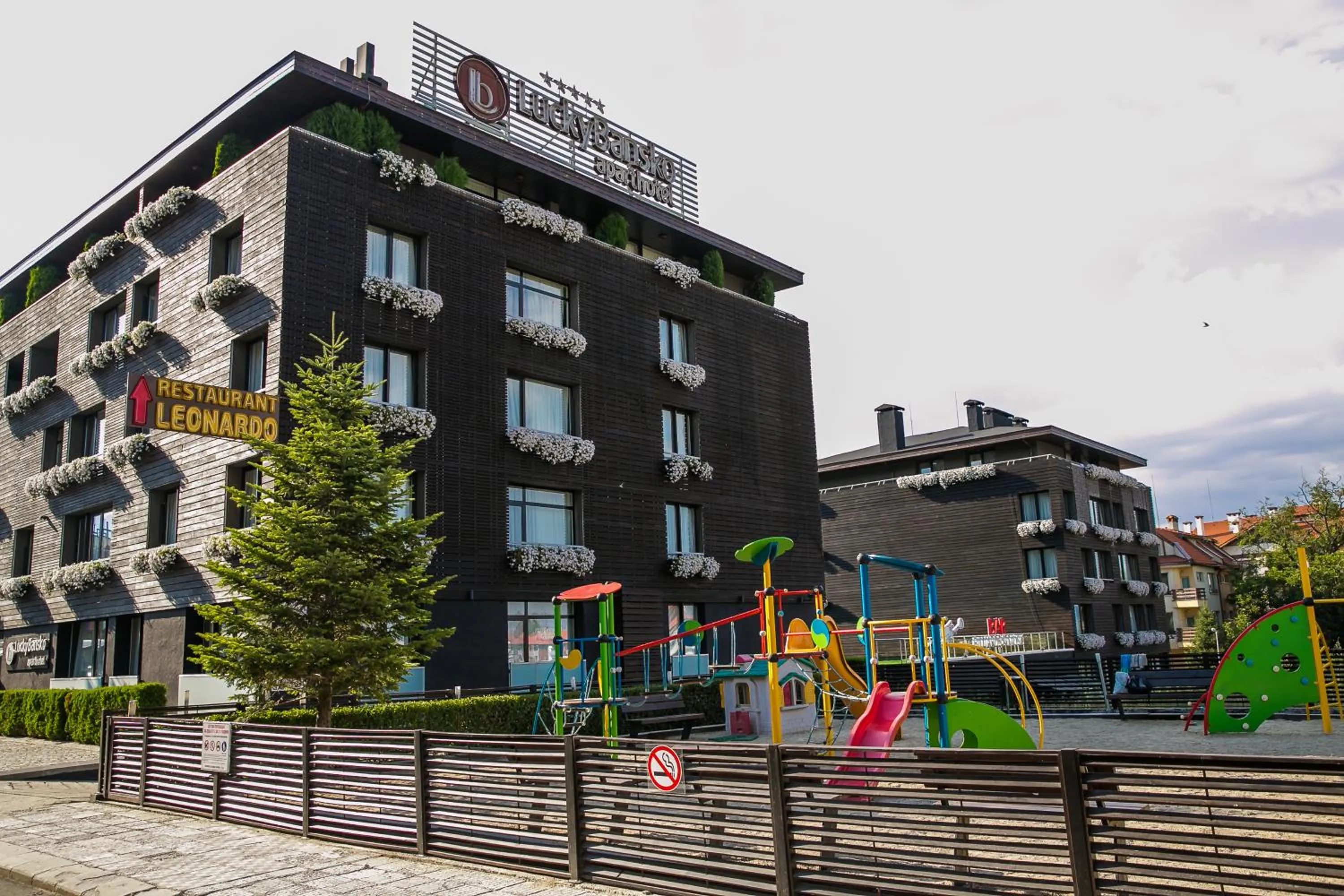 Property building in Lucky Bansko Aparthotel SPA & Relax