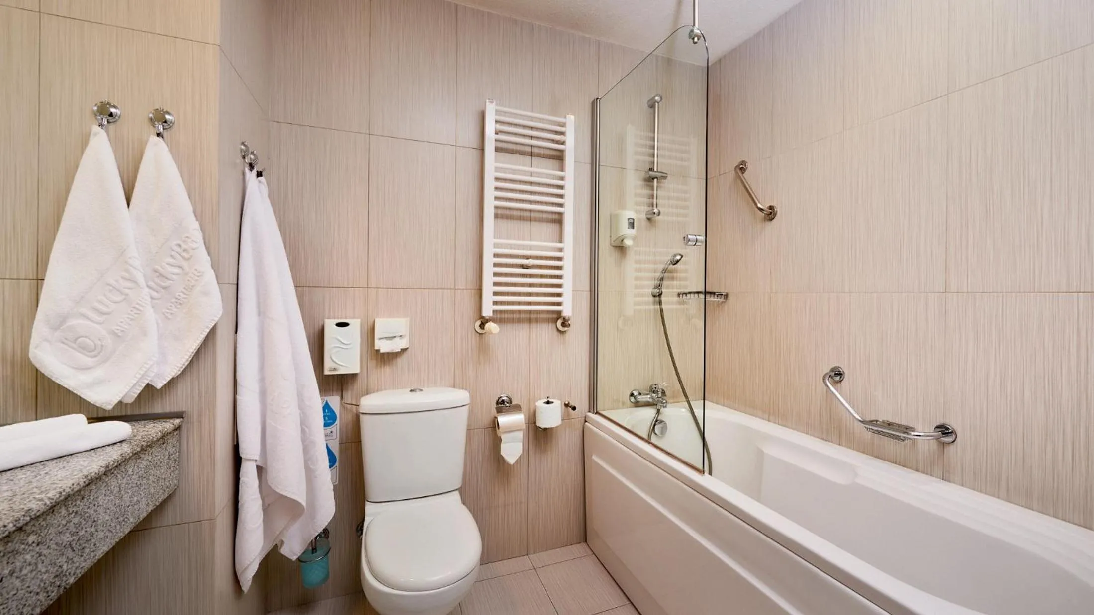 Shower in Lucky Bansko Aparthotel SPA & Relax