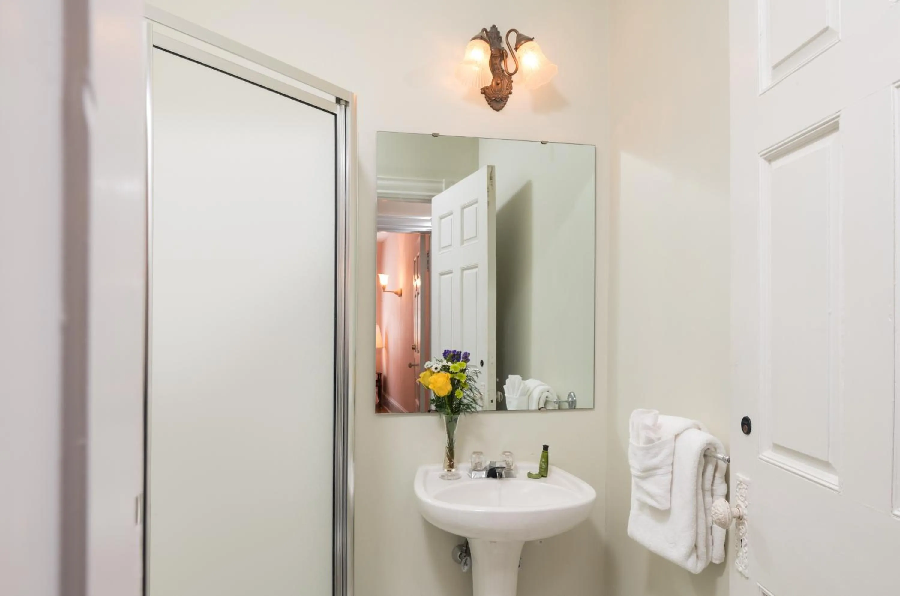 Bathroom in Idlwilde Inn