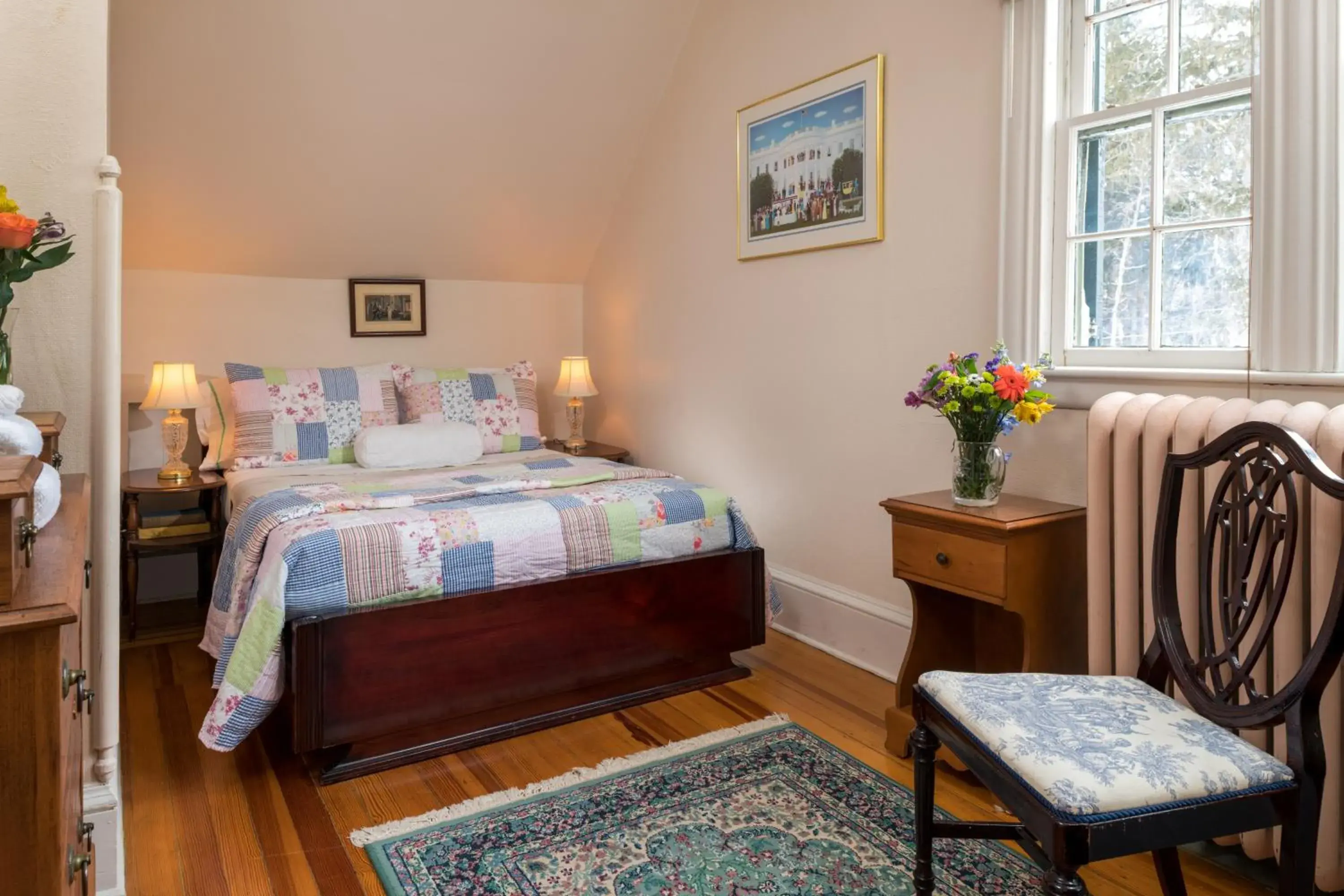 Double Room with Shared Bathroom in Idlwilde Inn Double Room with Shared Bathroom in Idlwilde Inn