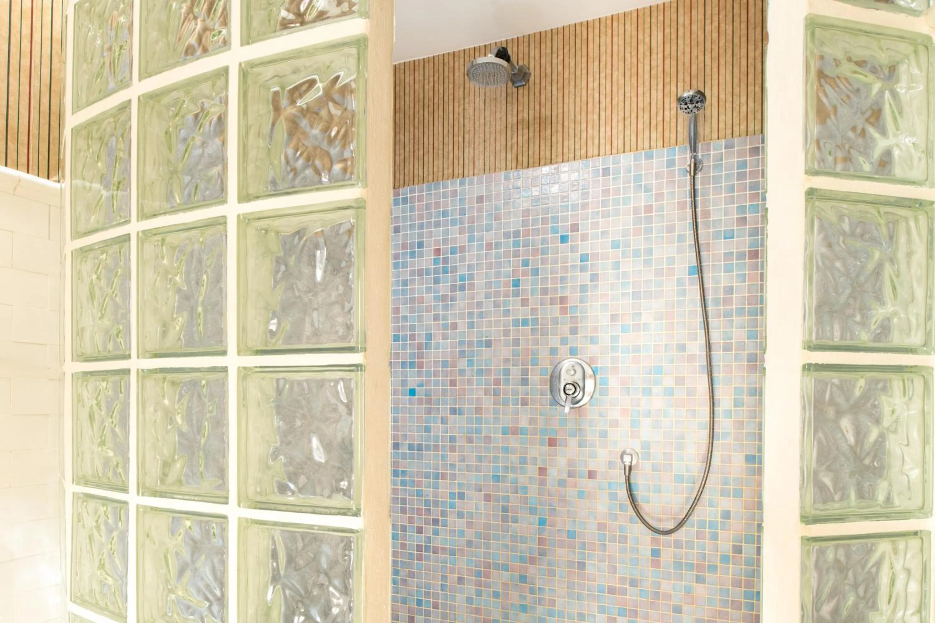 Bathroom in Idlwilde Inn