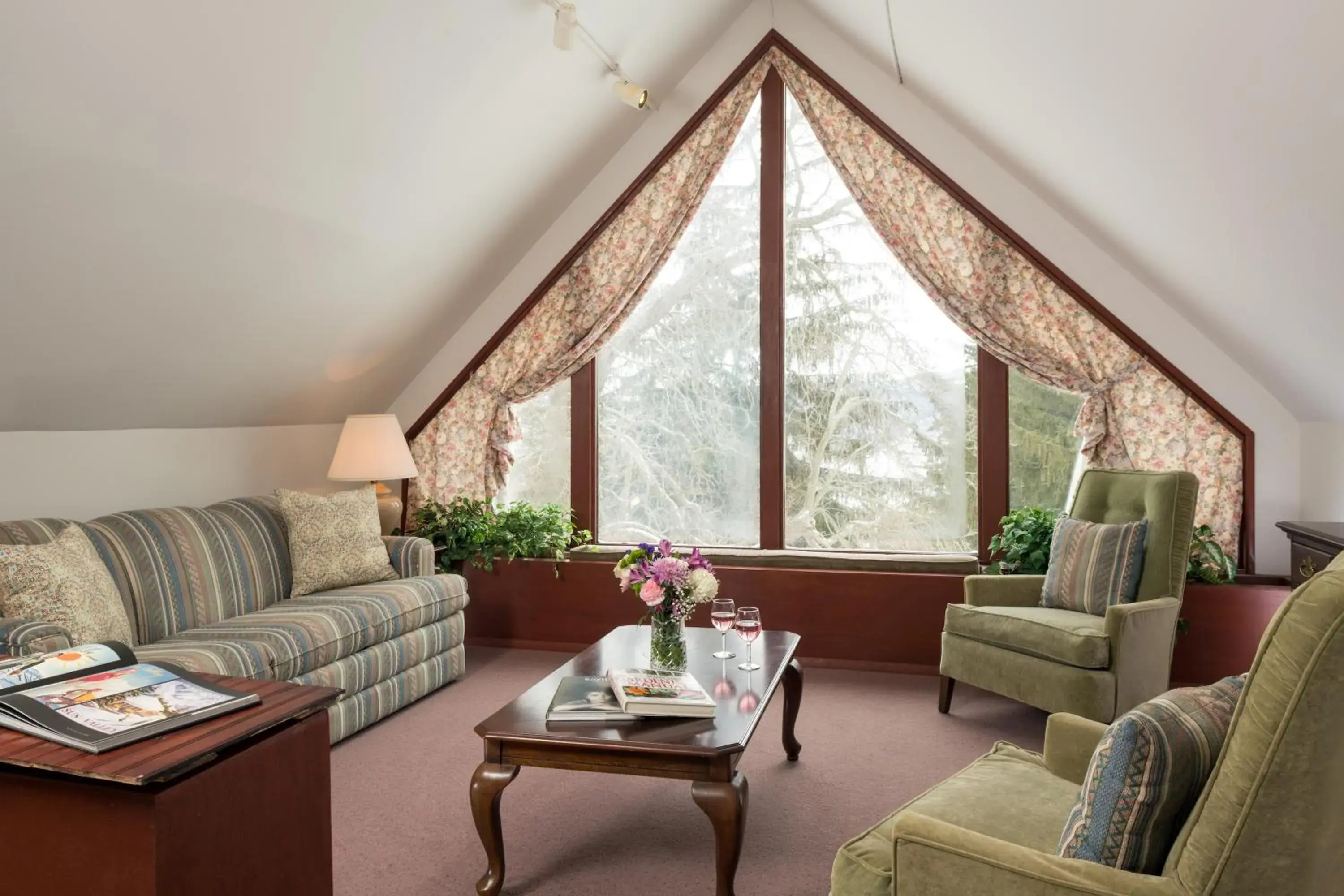 King Room with Lake View in Idlwilde Inn King Room with Lake View in Idlwilde Inn
