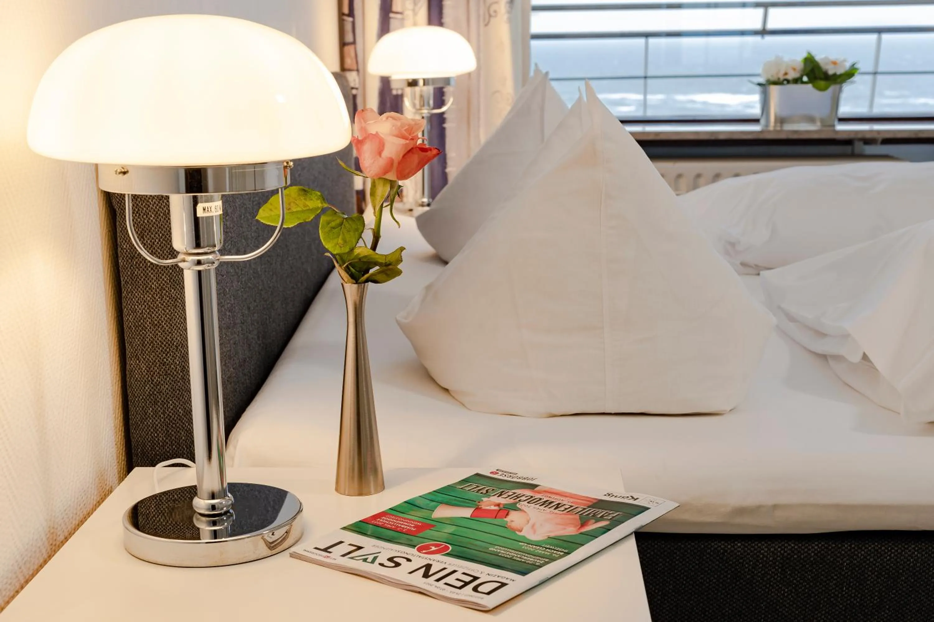 Bed in Top Appartements Roth am Strande