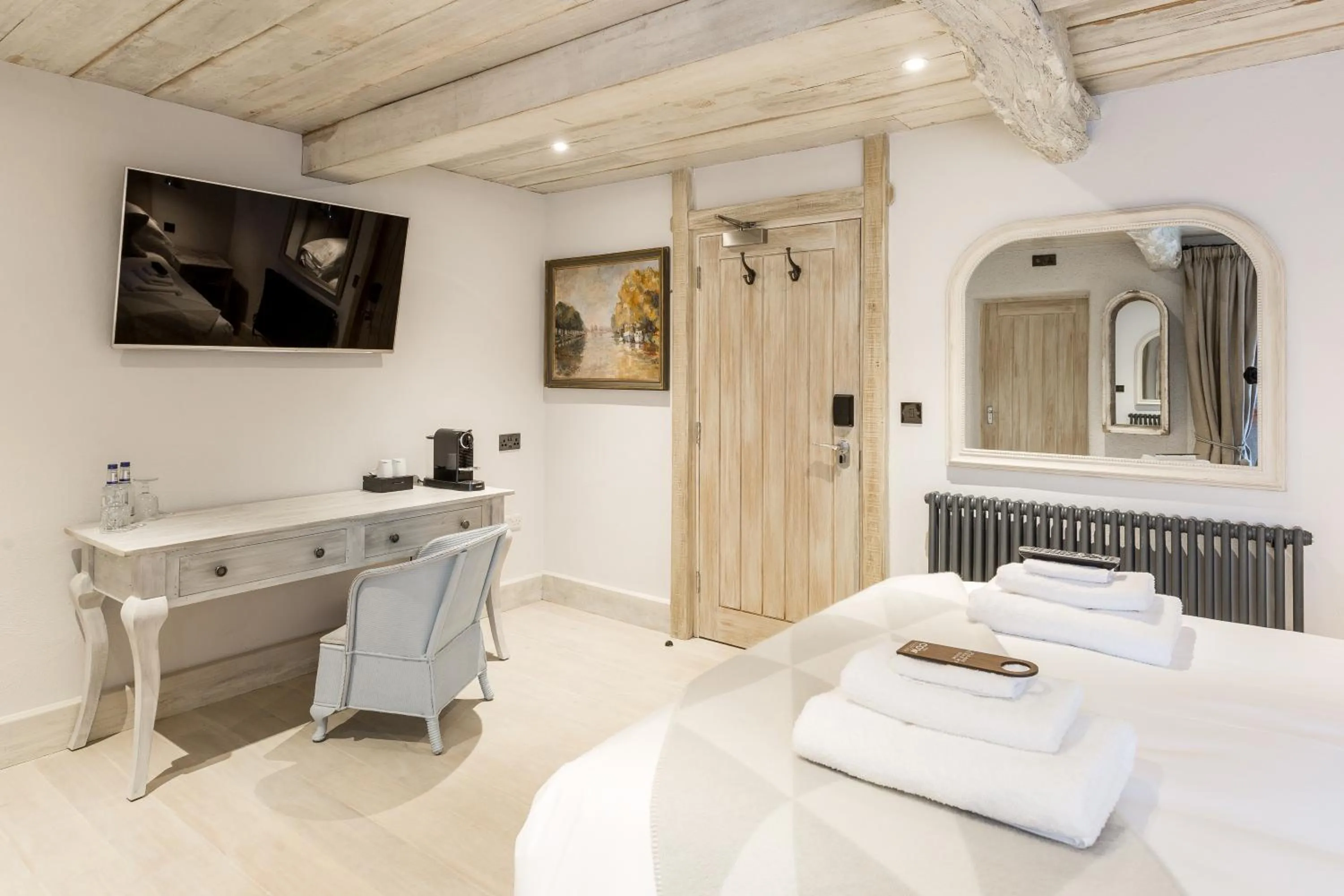 Bed in The Cow Dalbury