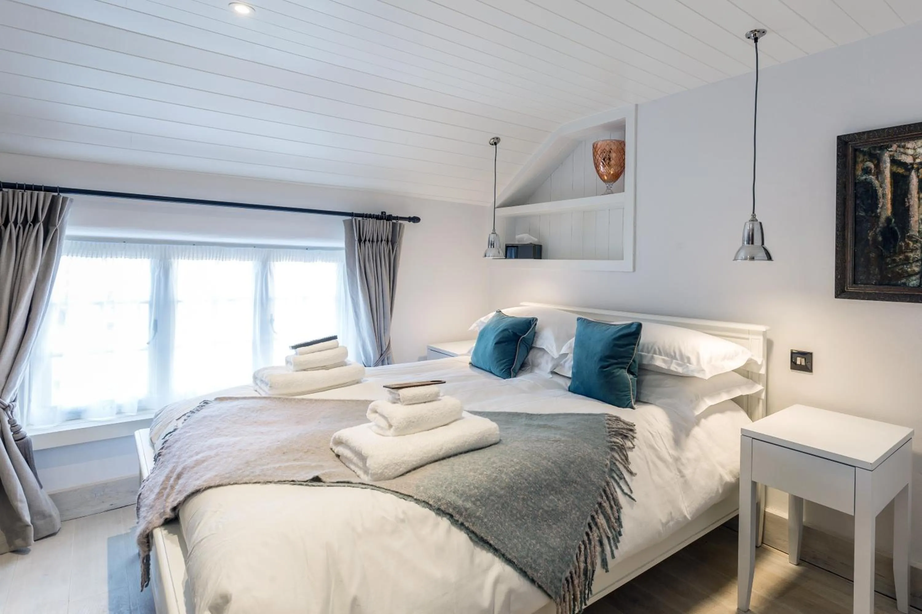 Bed in The Cow Dalbury