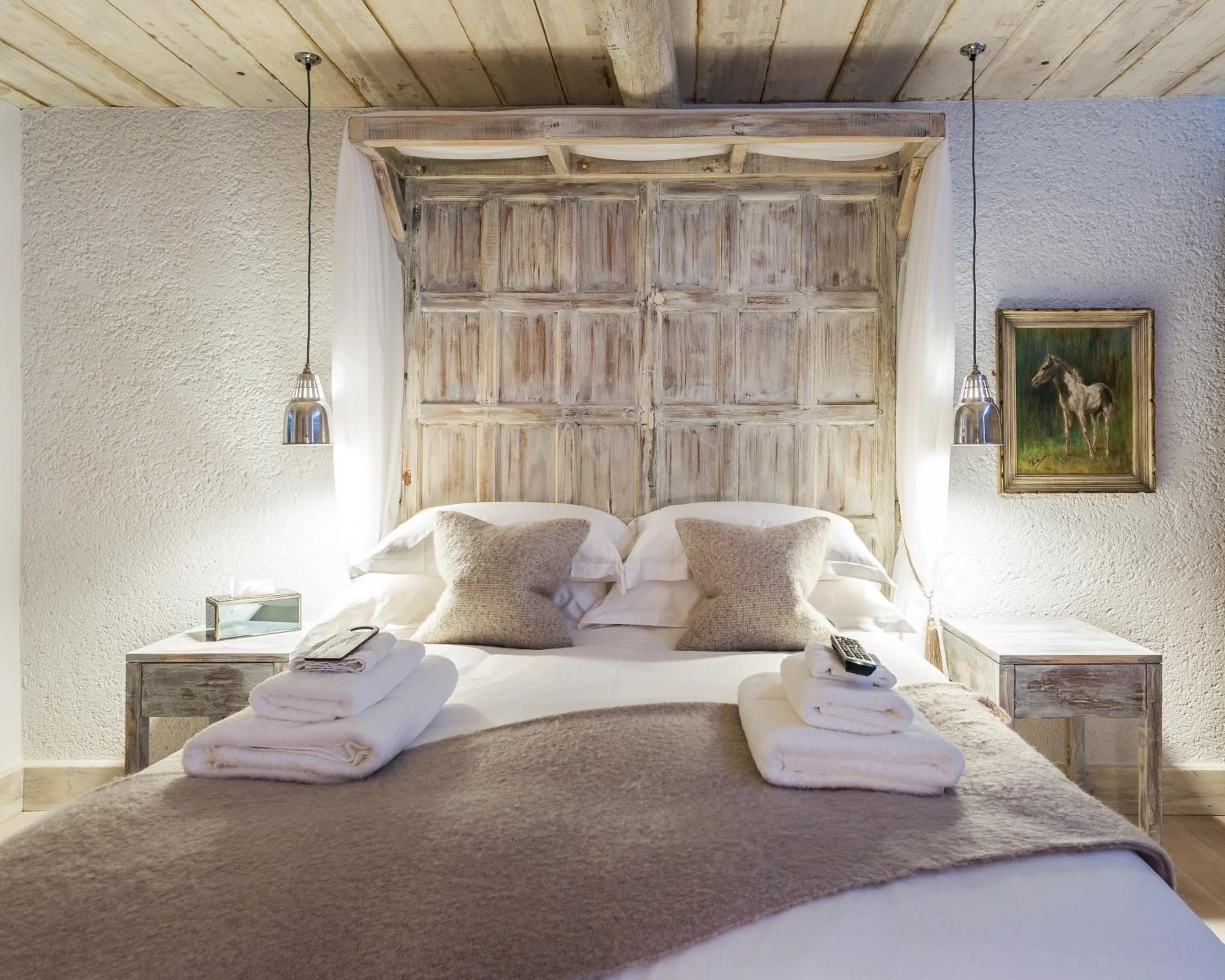 Bed in The Cow Dalbury