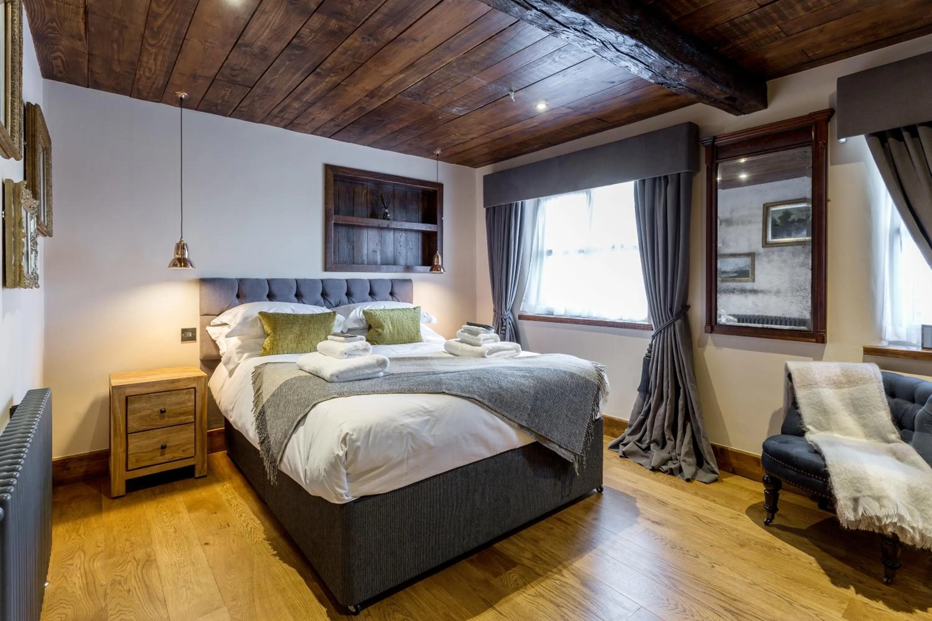 Bed in The Cow Dalbury