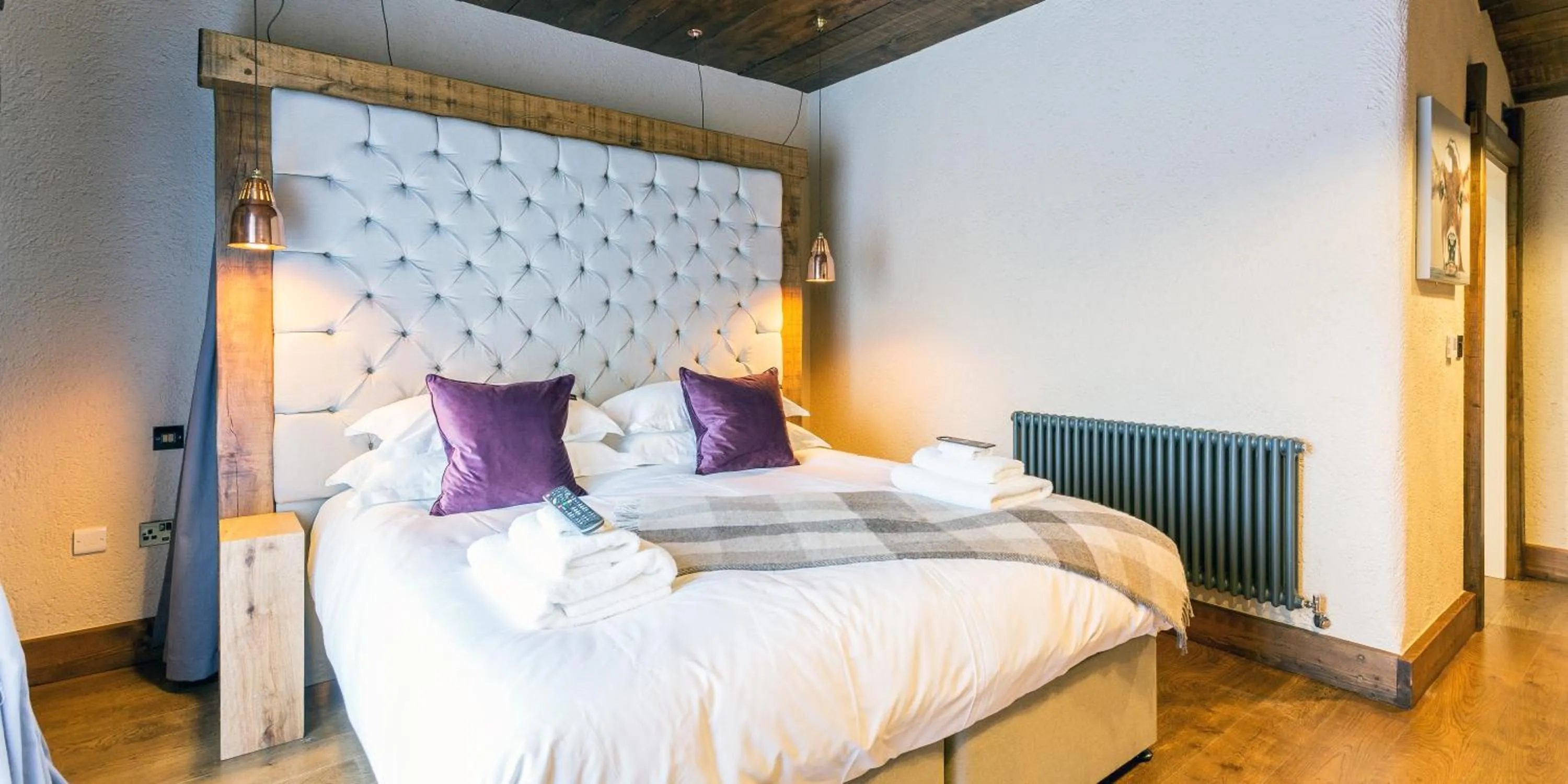 Bed in The Cow Dalbury