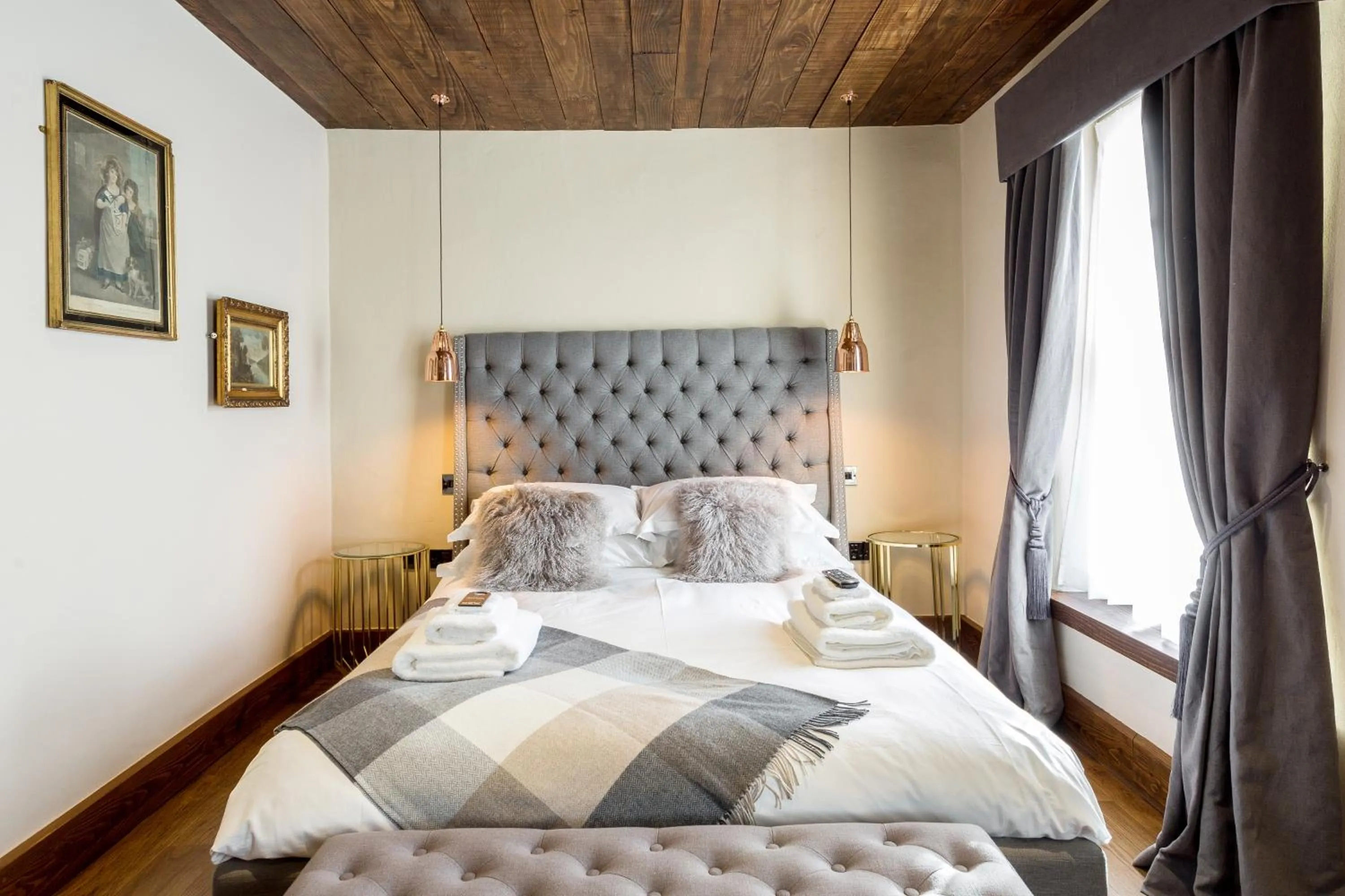 Bed in The Cow Dalbury