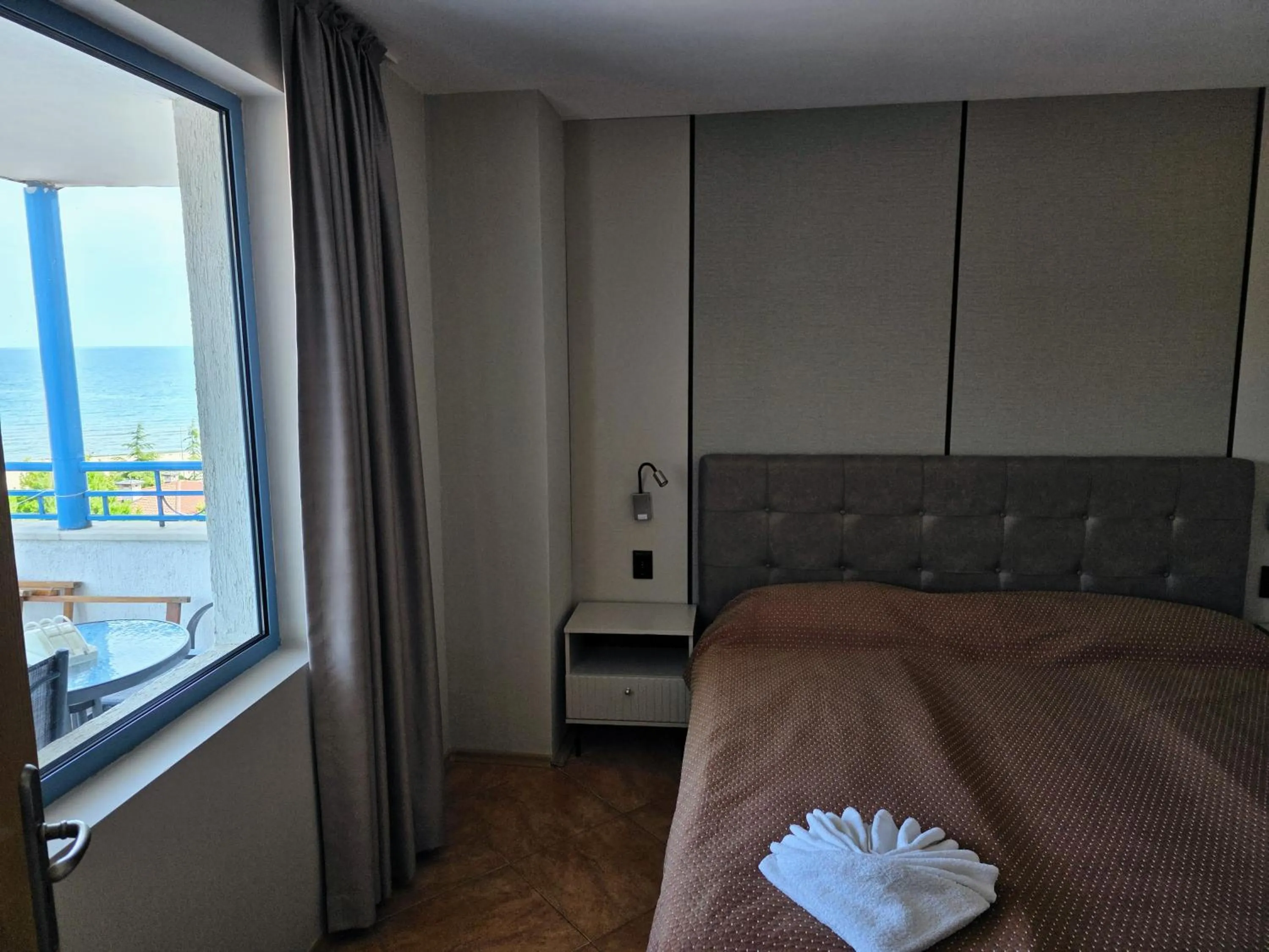 Photo of the whole room, Bed in Bora Bora Hotel