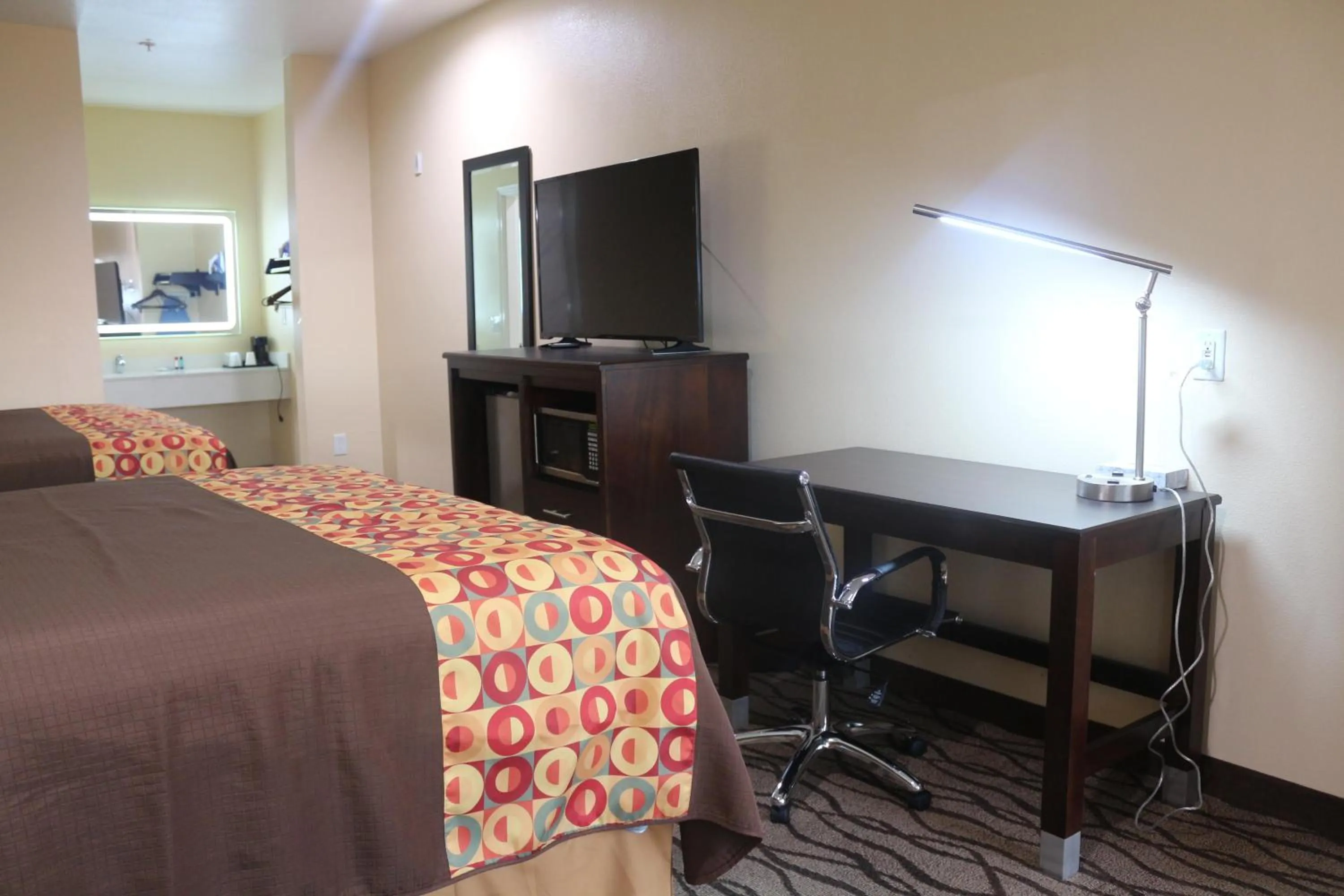 Bed in Express Inn and Suites