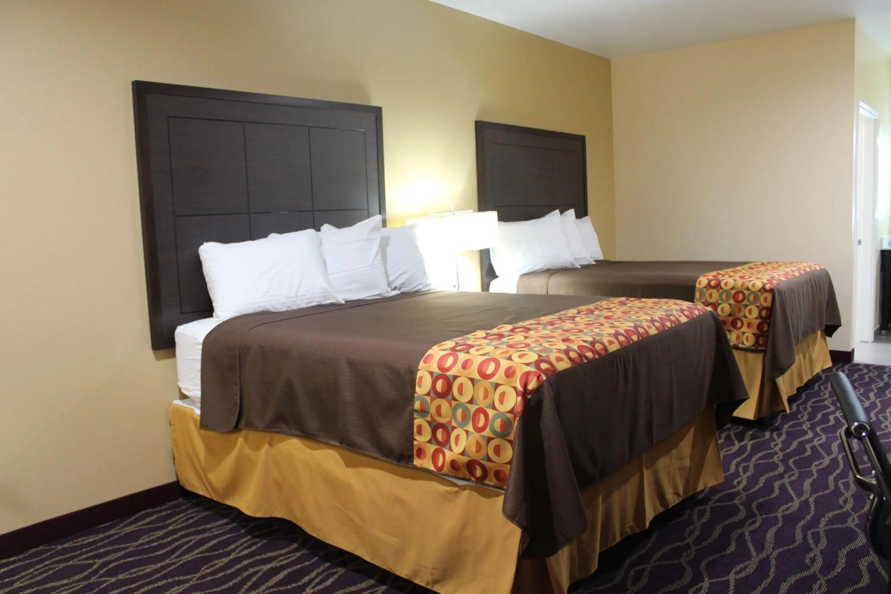 Bed in Express Inn and Suites