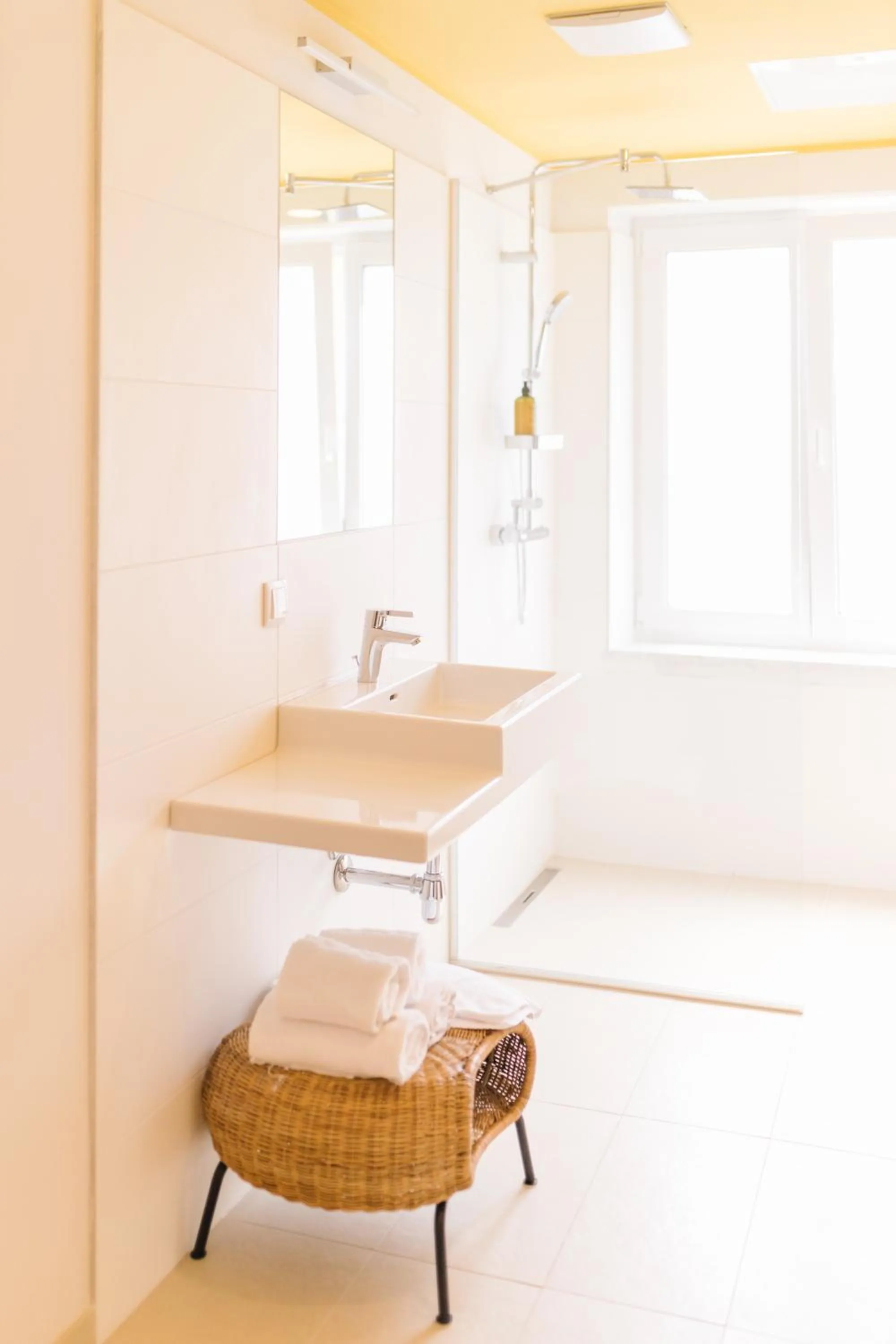 Bathroom in Boutiquehotel Caravella Velden by S4Y