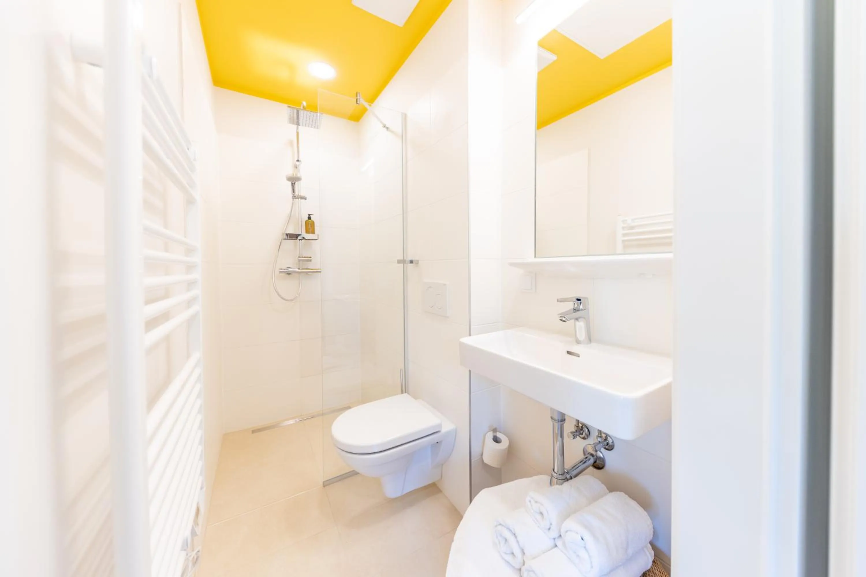 Bathroom in Boutiquehotel Caravella Velden by S4Y