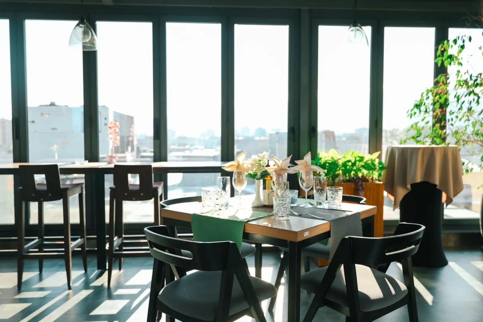 Restaurant/places to eat in Triada Hotel