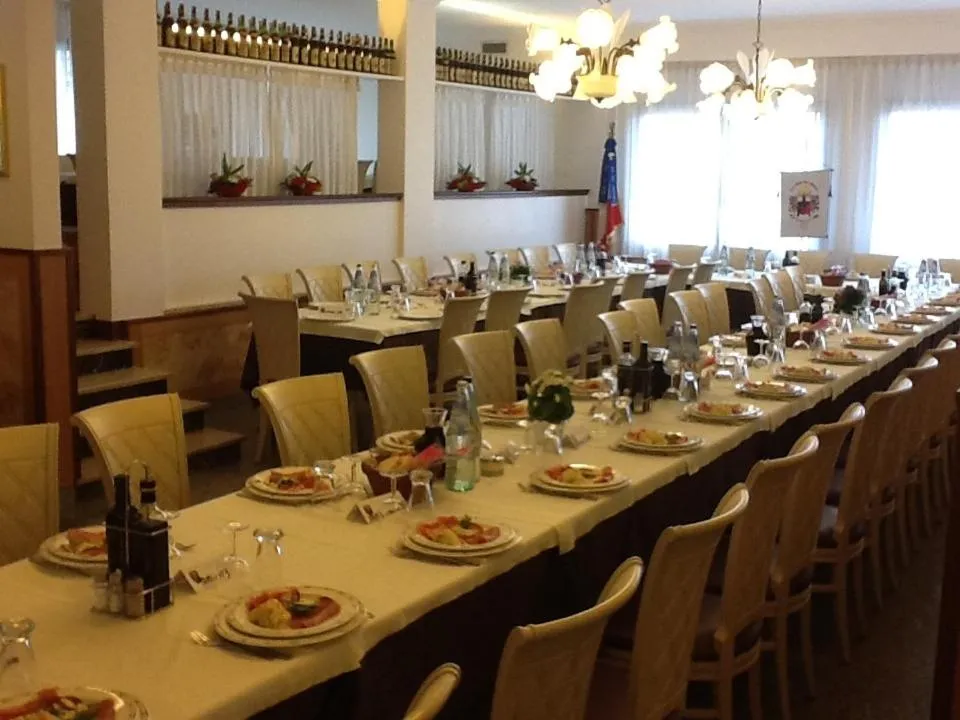 Restaurant/places to eat in Hotel Belfiore